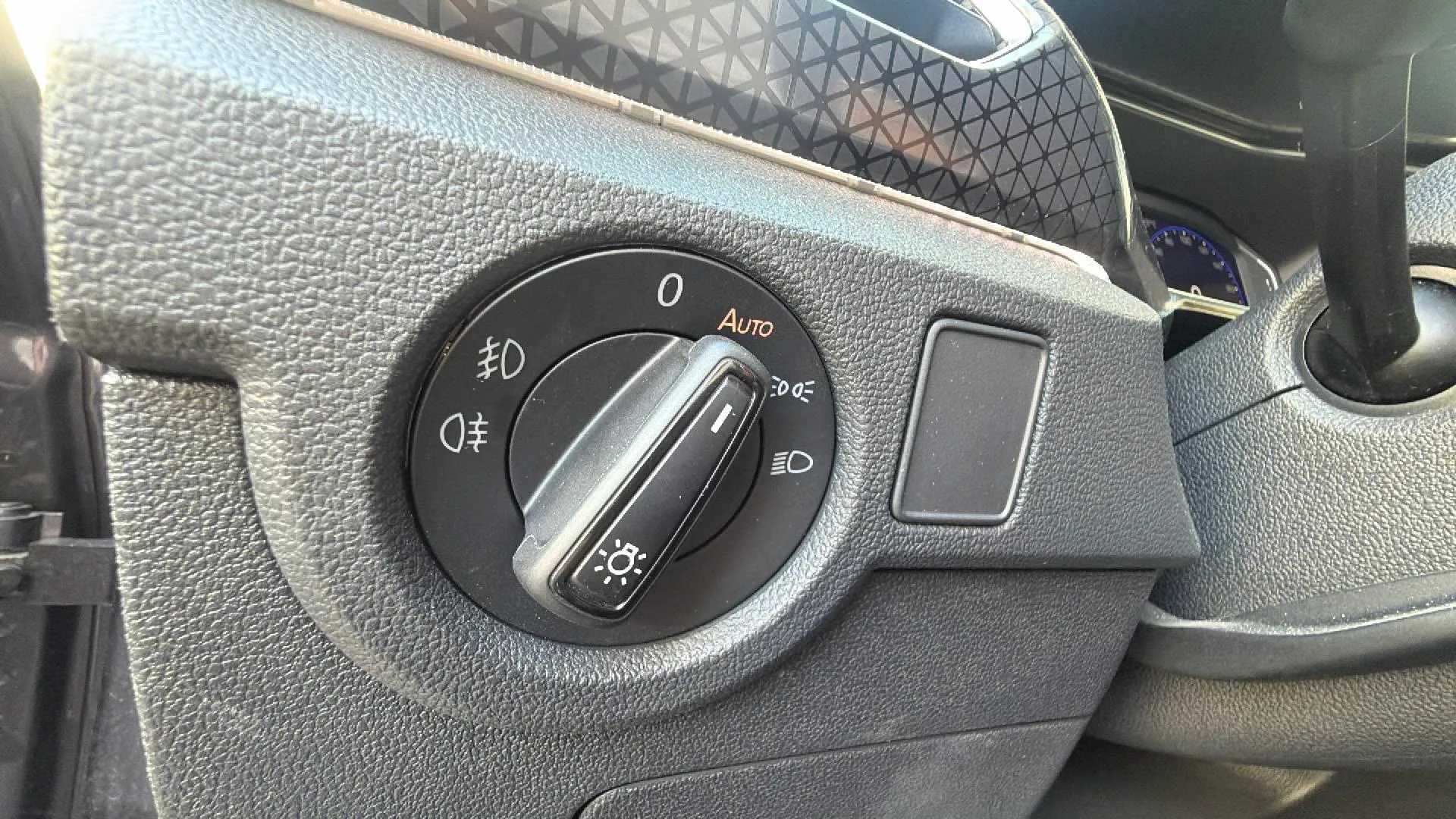 Volkswagen T-Cross Sport 1.5 TSI DSG - foto 18