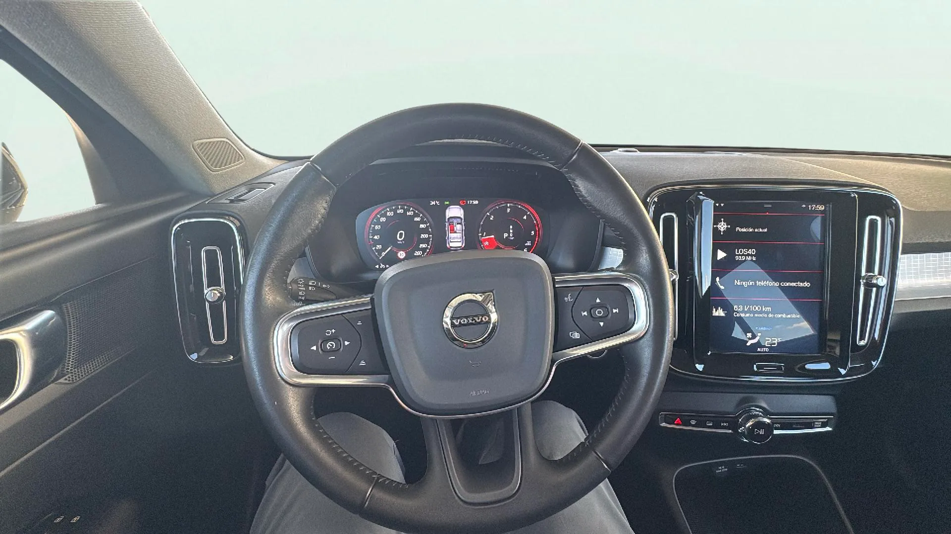 Volvo XC40 2.0 D3 - foto 11