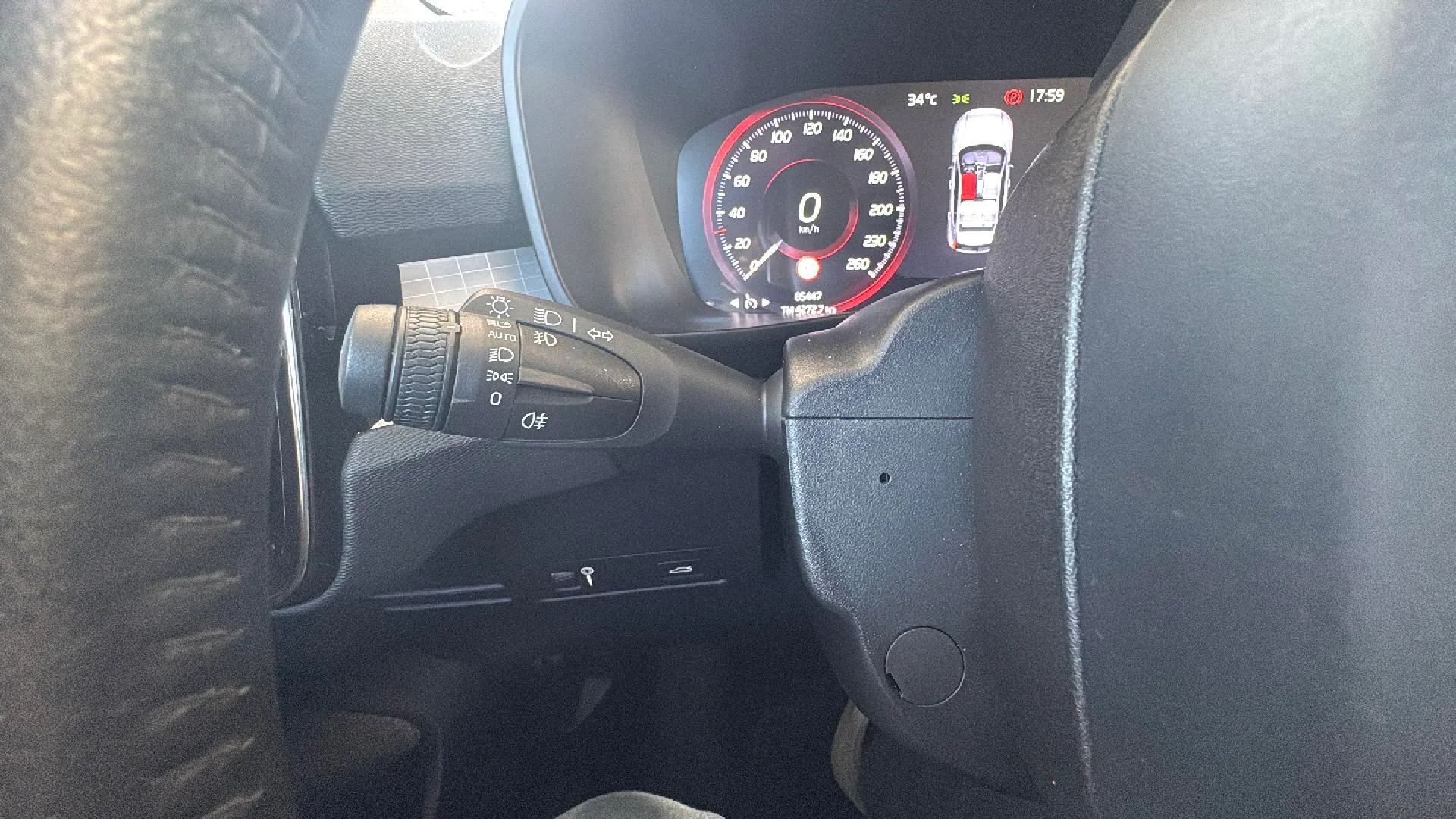 Volvo XC40 2.0 D3 - foto 14