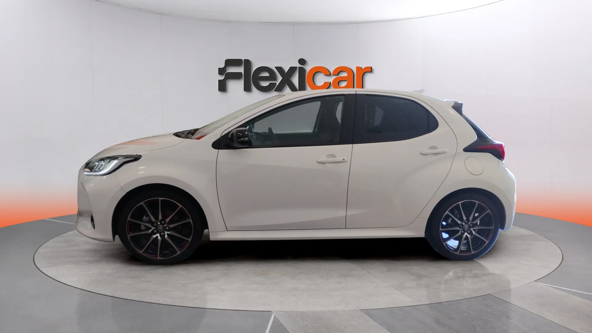 Toyota Yaris 1.5 120H GR Sport - foto 6