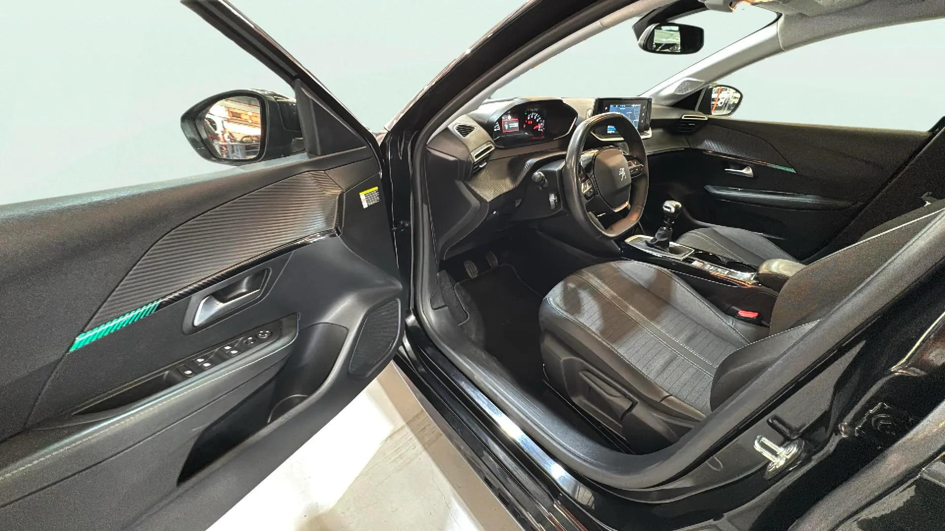 Peugeot 208 PureTech Allure - foto 15