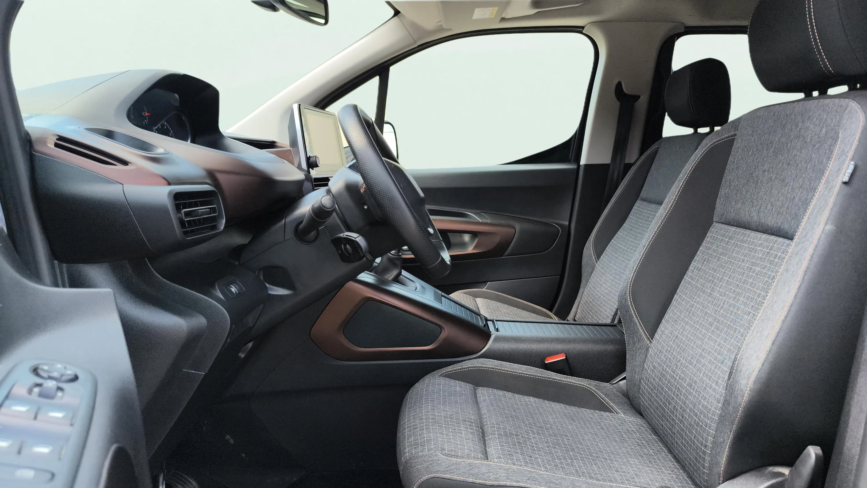 Peugeot Rifter GT BlueHDi 130 - foto 18
