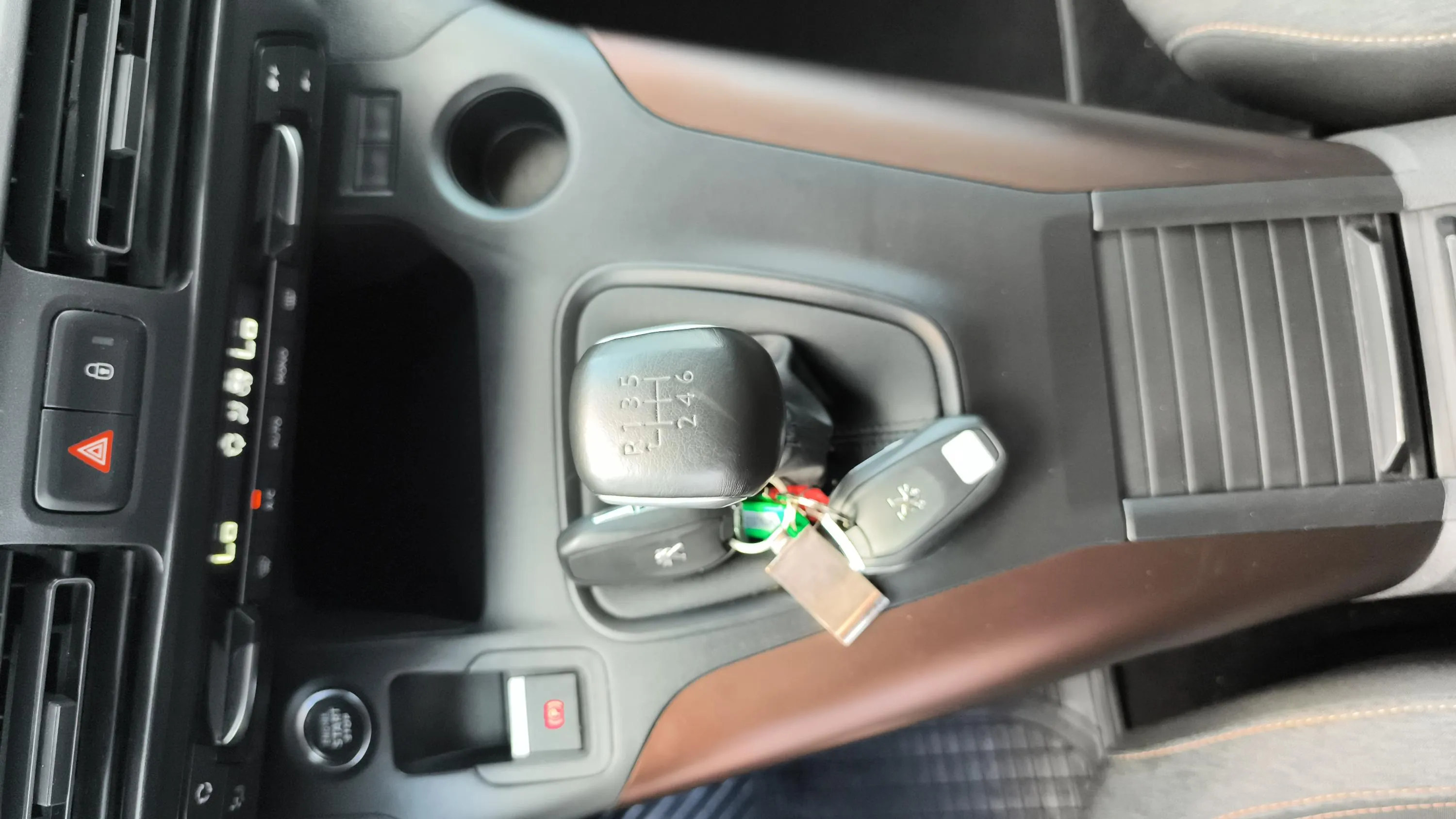 Peugeot Rifter GT BlueHDi 130 - foto 20