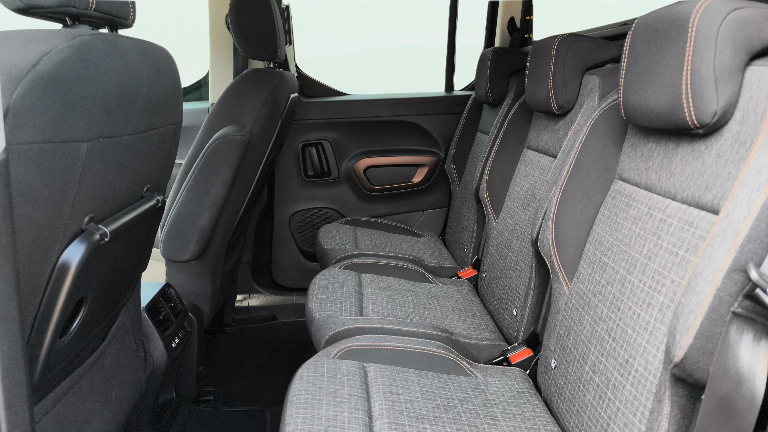 Peugeot Rifter GT BlueHDi 130 - foto 19