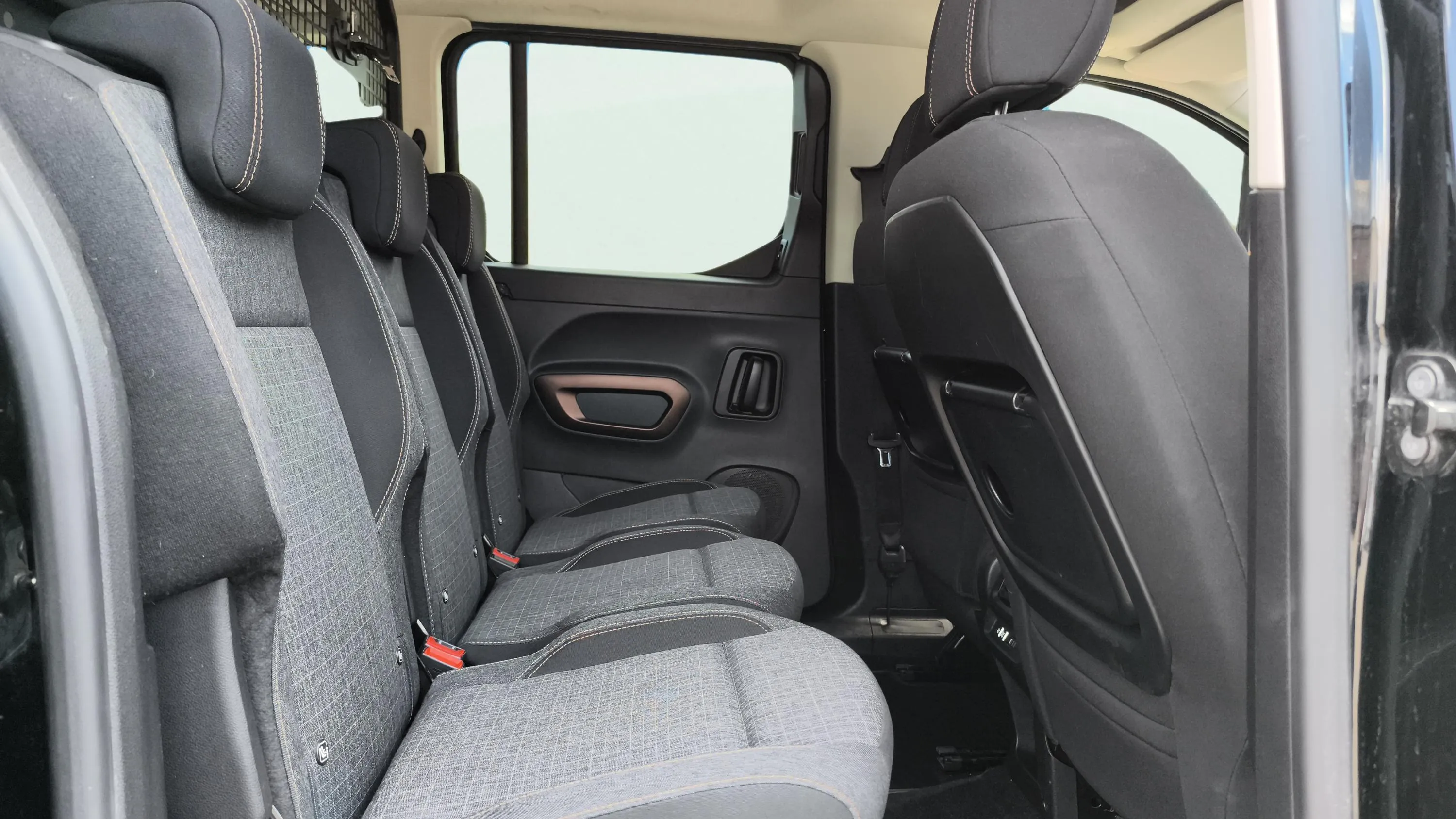 Peugeot Rifter GT BlueHDi 130 - foto 14