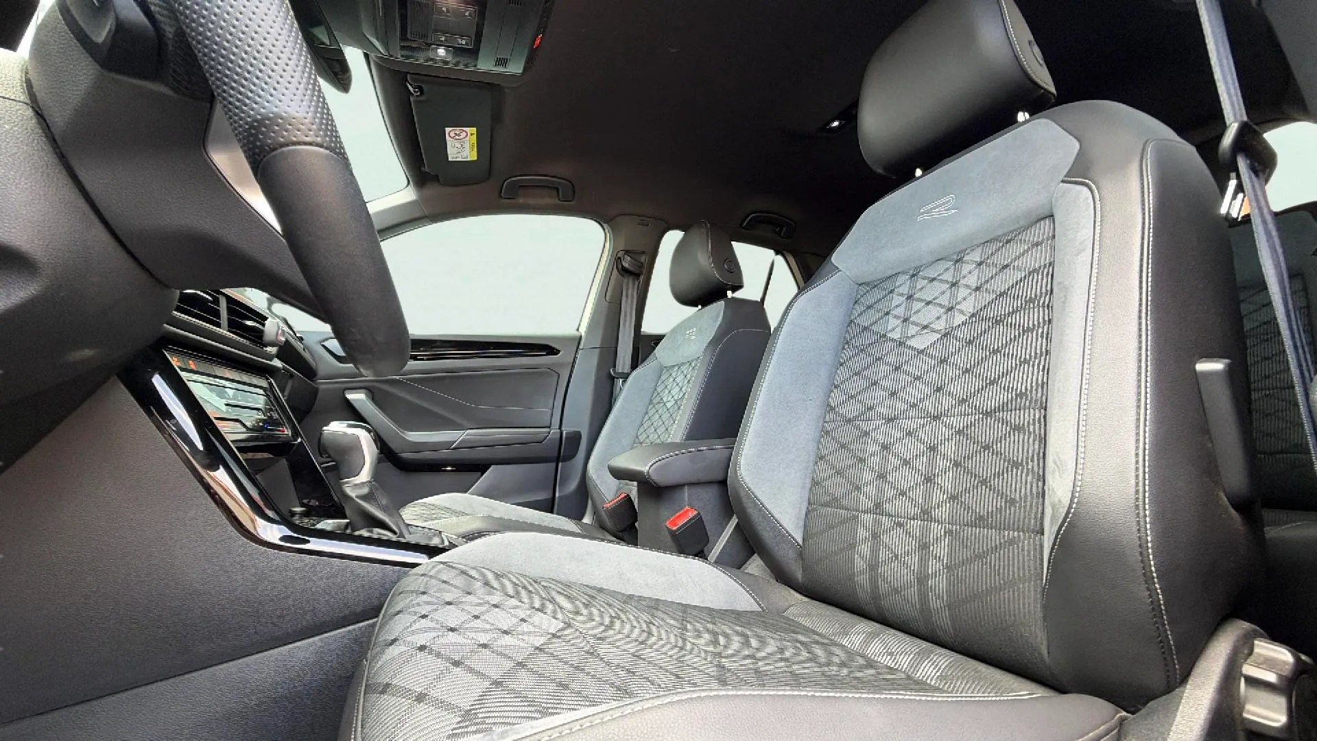 Volkswagen T-Roc R-Line 1.5 TSI DSG - foto 10