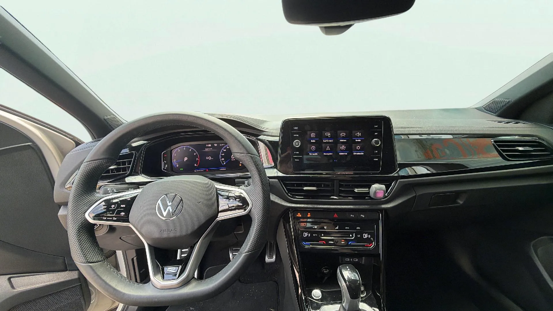 Volkswagen T-Roc R-Line 1.5 TSI DSG - foto 24