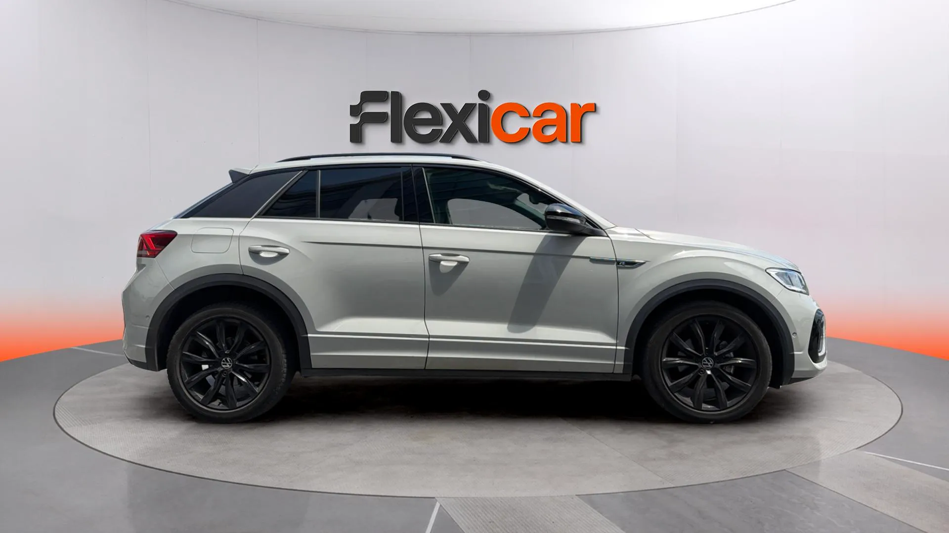Volkswagen T-Roc R-Line 1.5 TSI DSG - foto 8