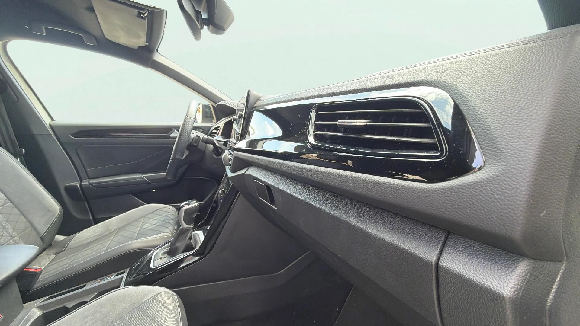 Volkswagen T-Roc R-Line 1.5 TSI DSG - foto 22