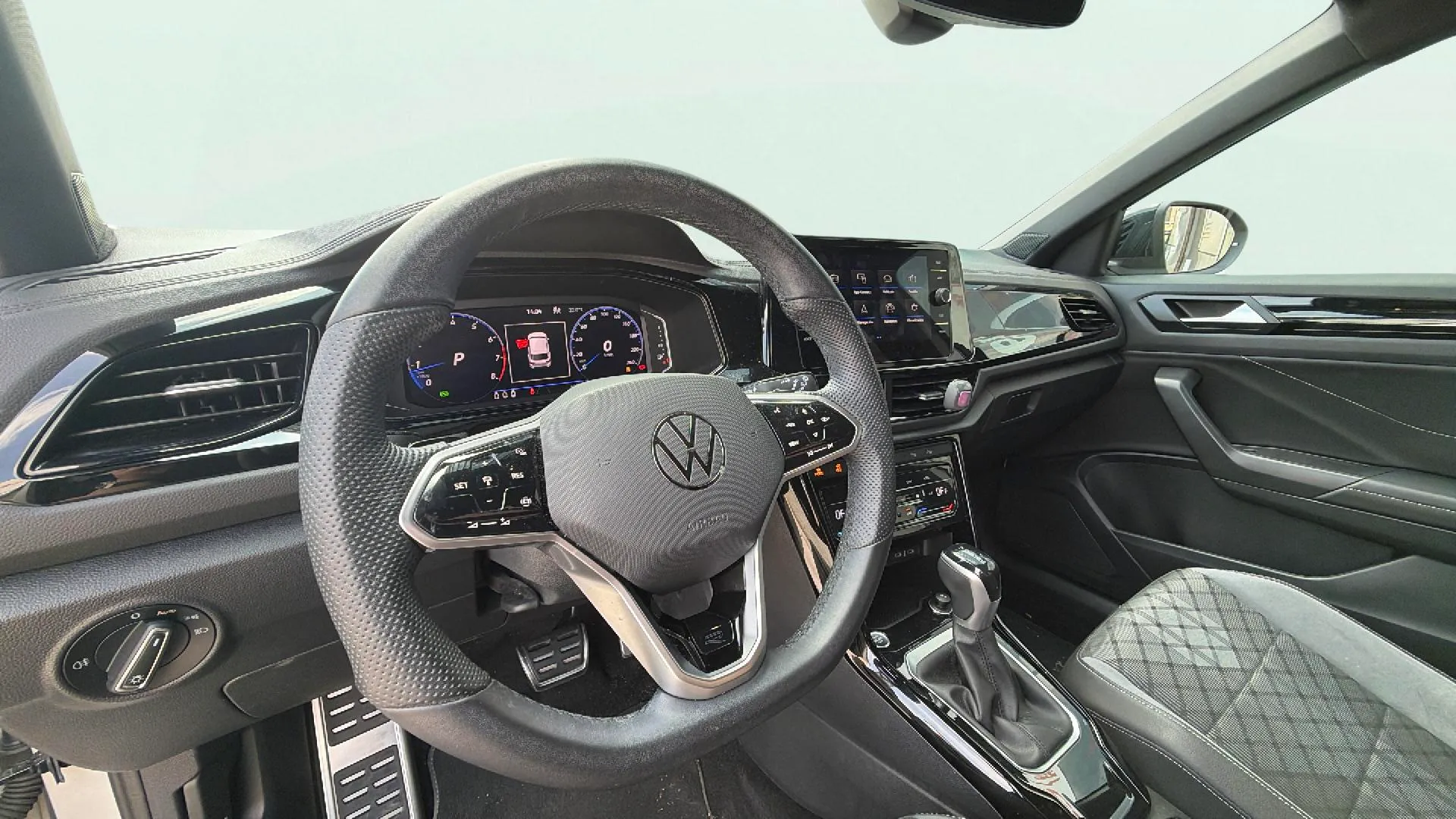 Volkswagen T-Roc R-Line 1.5 TSI DSG - foto 16