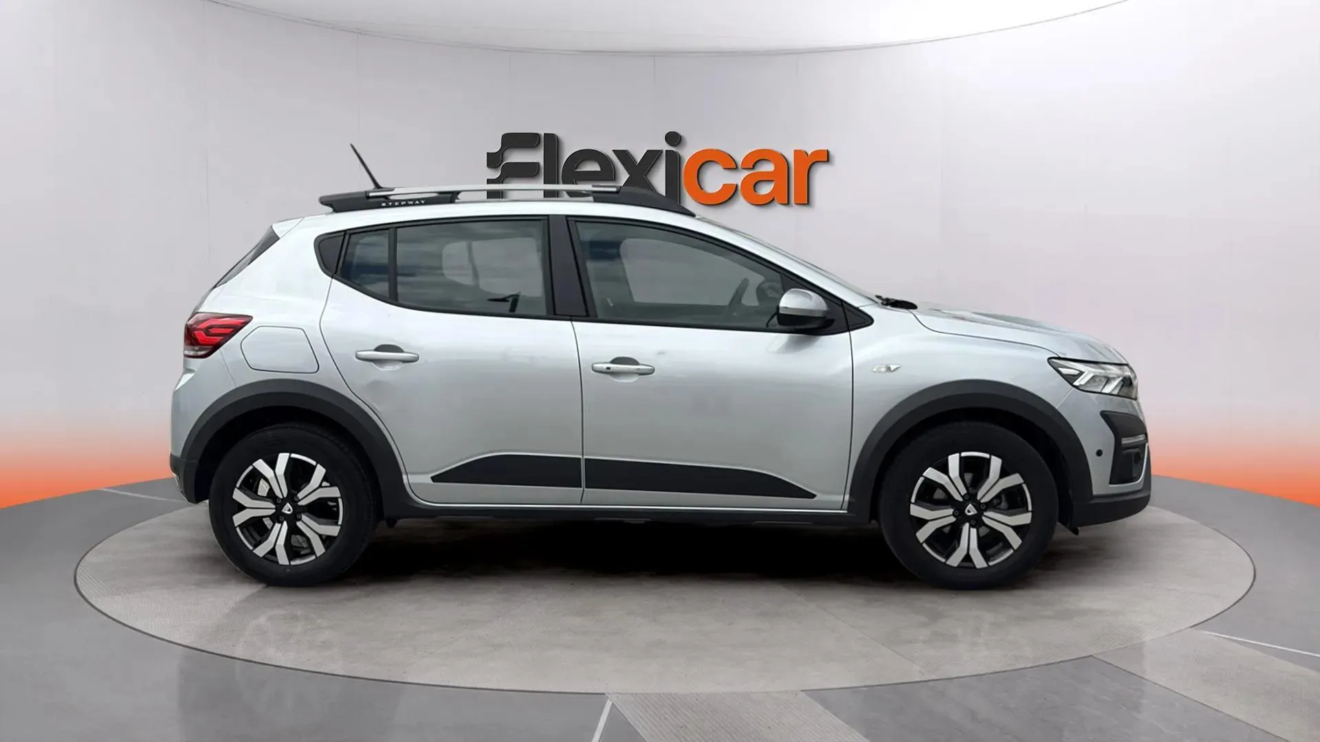Dacia Sandero Stepway Comfort TCe - foto 8