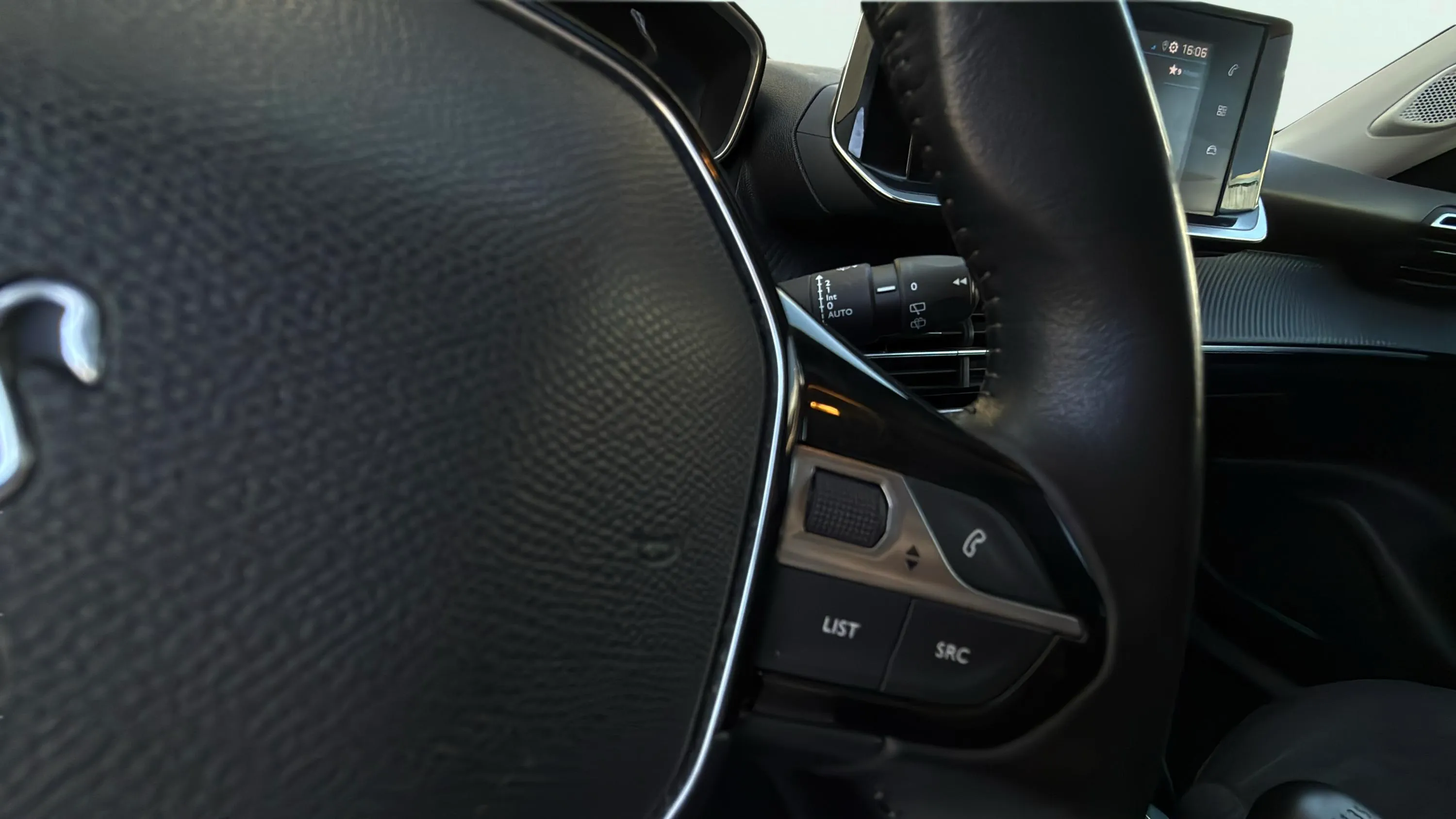 Peugeot 2008 Active Pack PureTech 100 BVM6 - foto 14