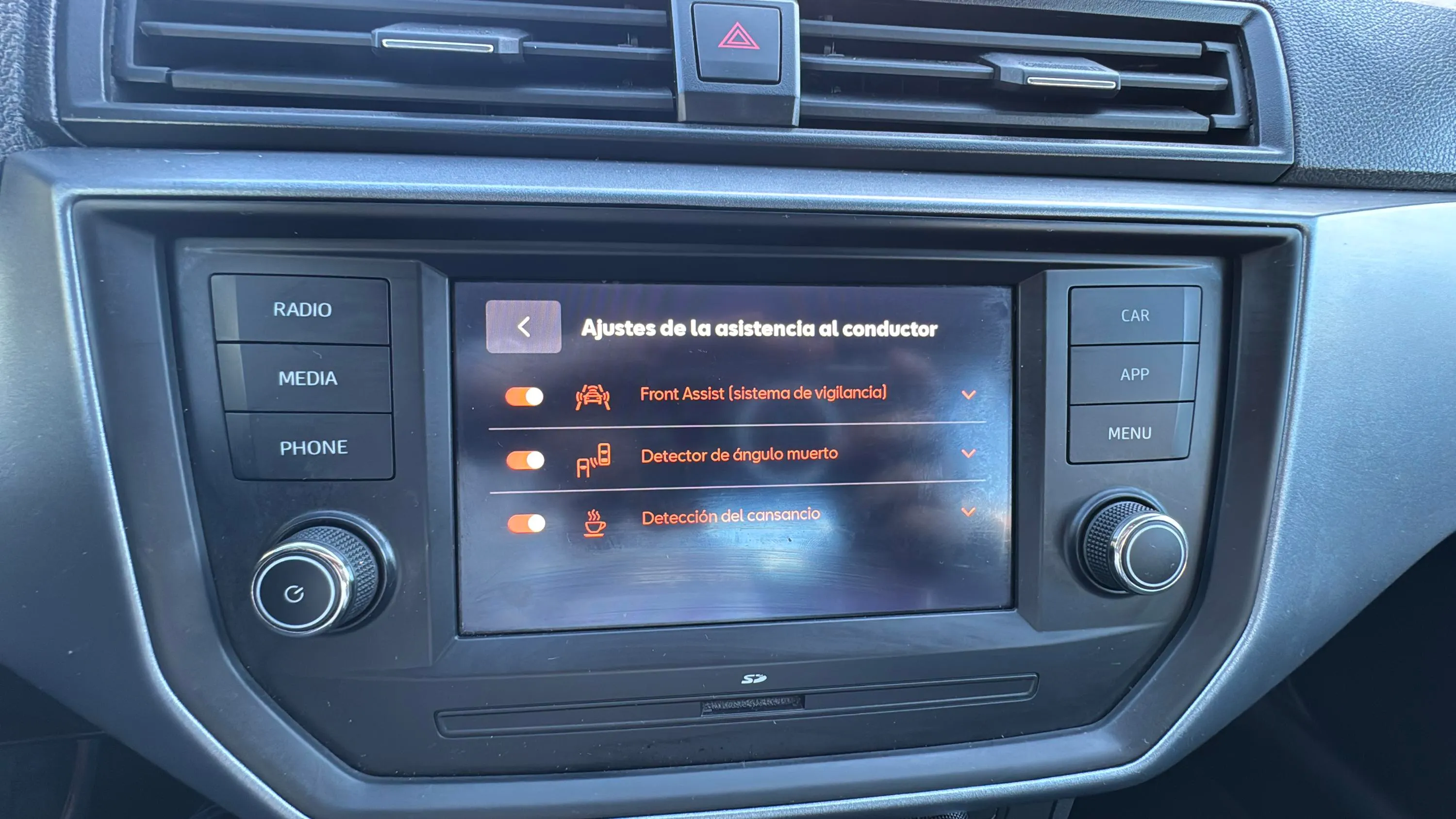 SEAT Arona 1.0 TSI Xcellence - foto 24