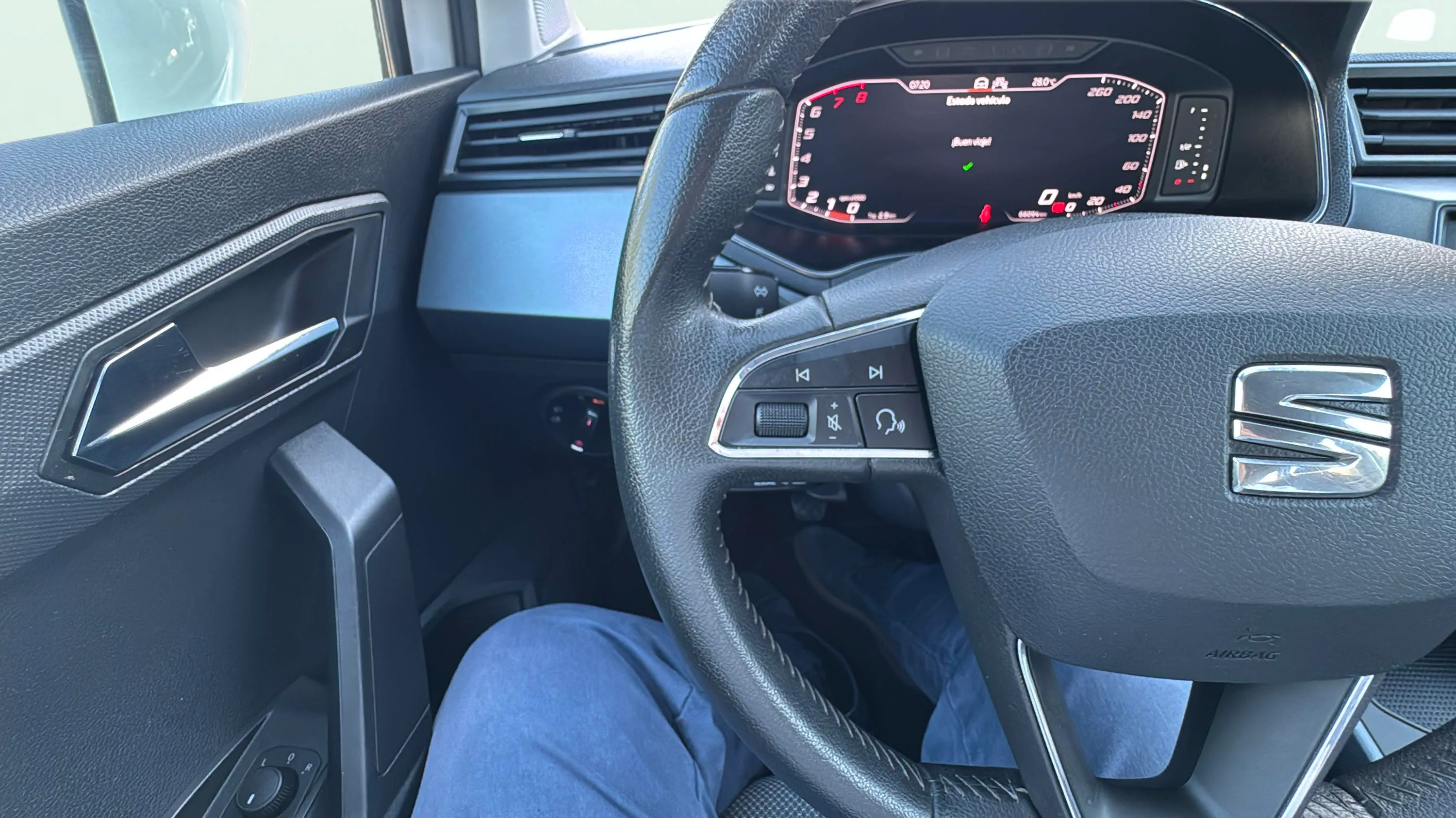 SEAT Arona 1.0 TSI Xcellence - foto 18