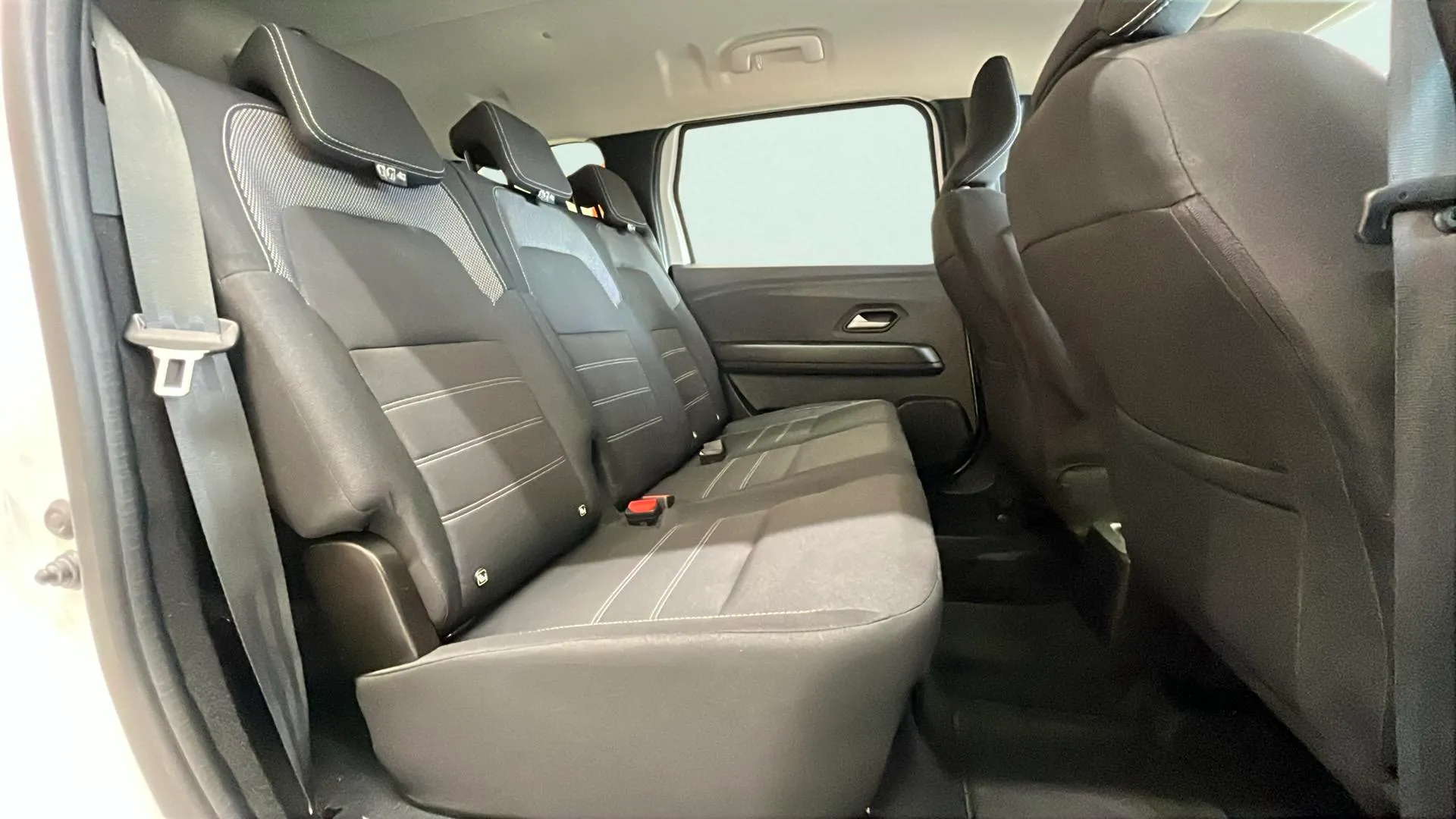Dacia Jogger Expression TCe 5 plazas - foto 17