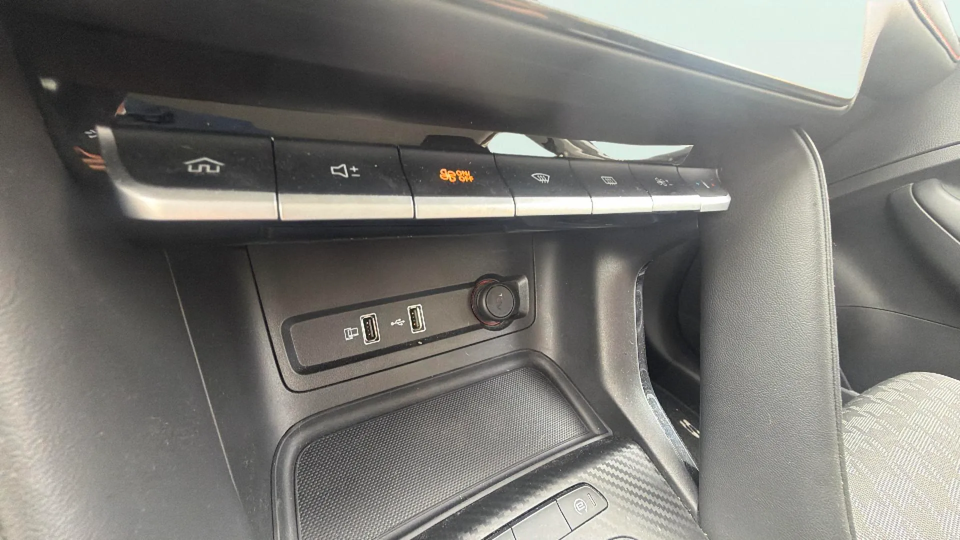 MG ZS 1.0T Luxury - foto 19