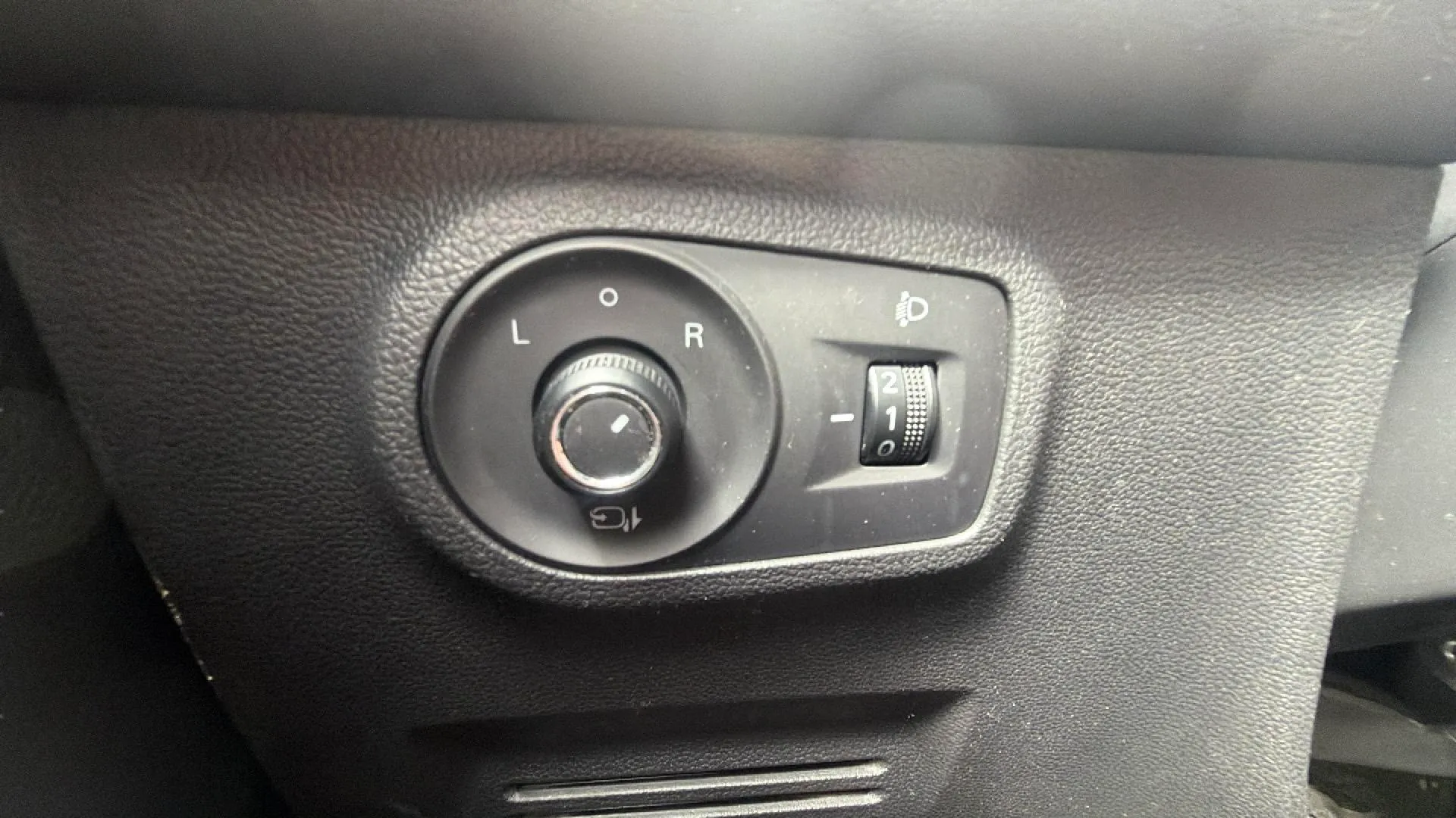 MG ZS 1.0T Luxury - foto 20