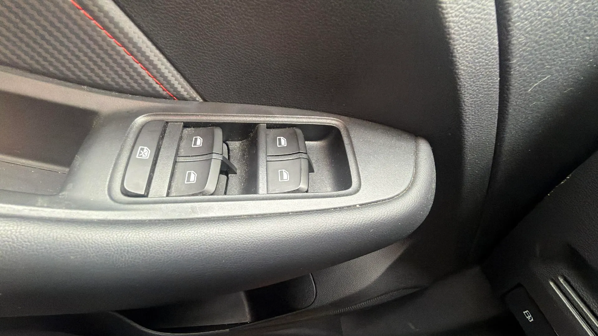 MG ZS 1.0T Luxury - foto 22
