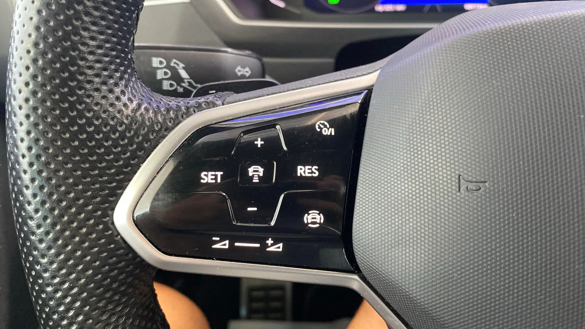 Volkswagen Tiguan R-Line 2.0 TDI DSG - foto 16