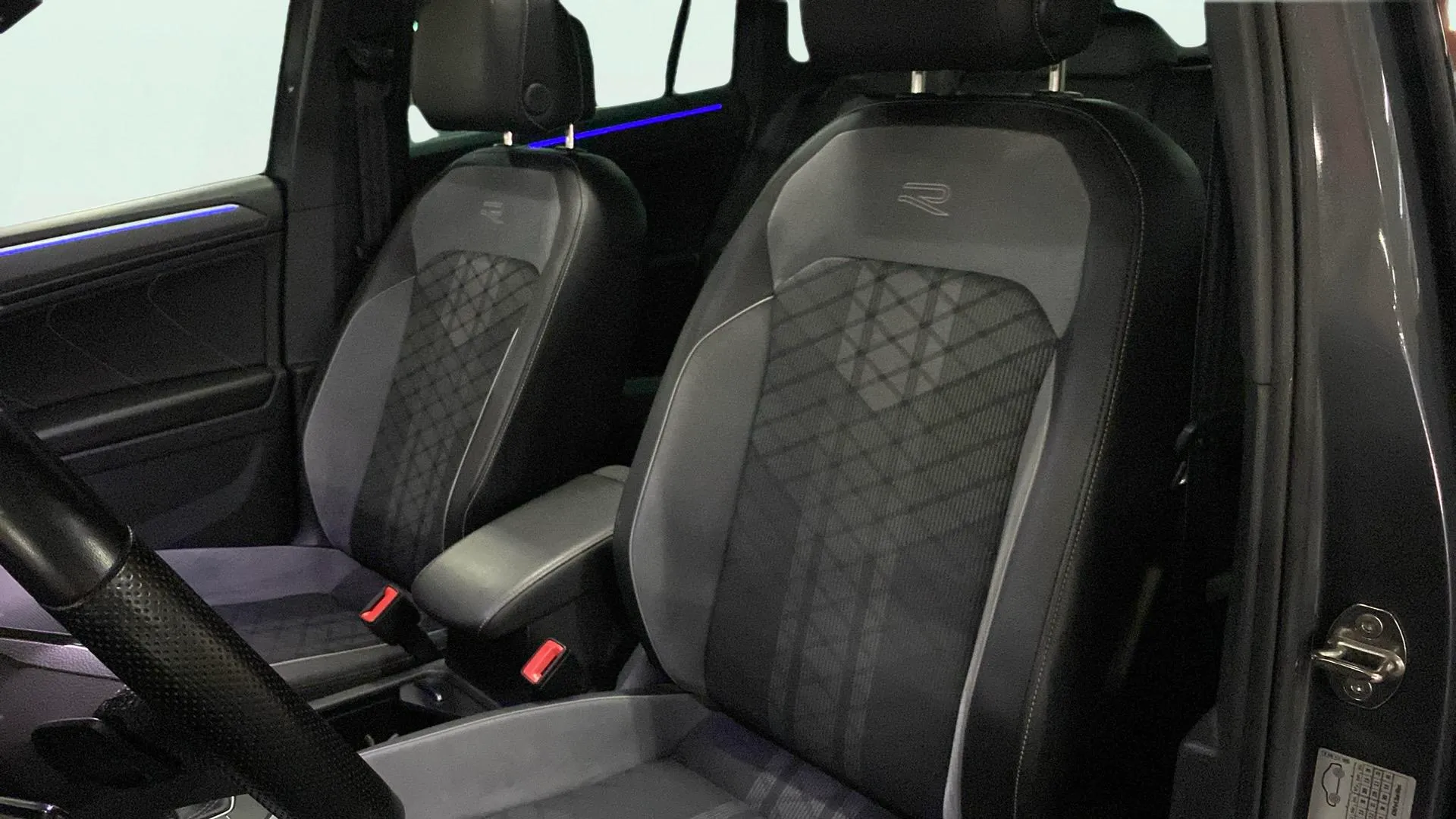 Volkswagen Tiguan R-Line 2.0 TDI DSG - foto 26
