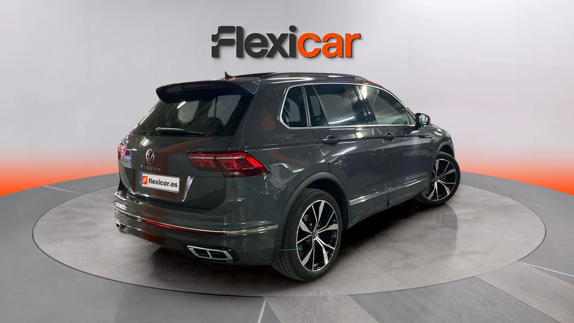 Volkswagen Tiguan R-Line 2.0 TDI DSG - foto 7