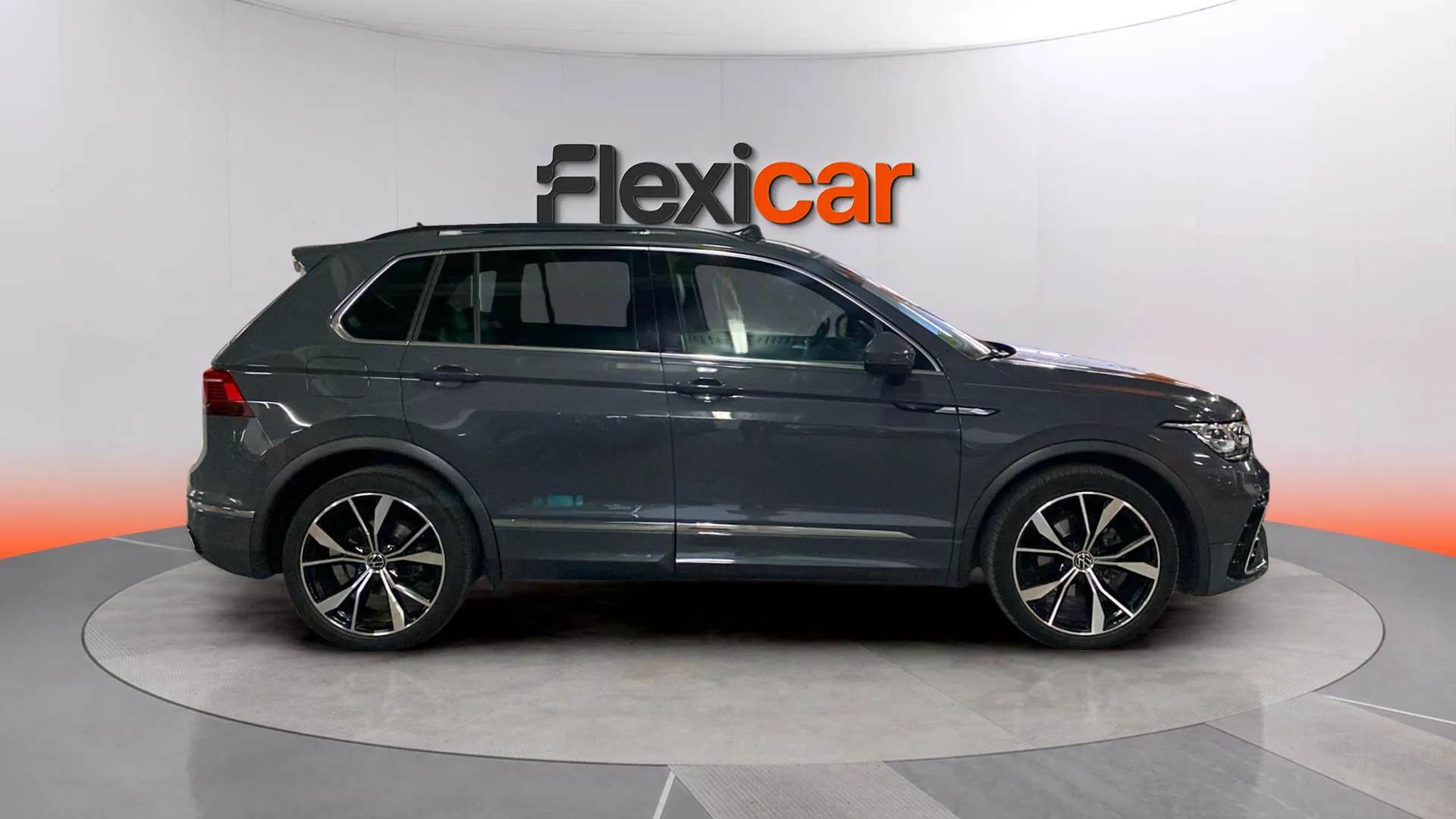 Volkswagen Tiguan R-Line 2.0 TDI DSG - foto 5