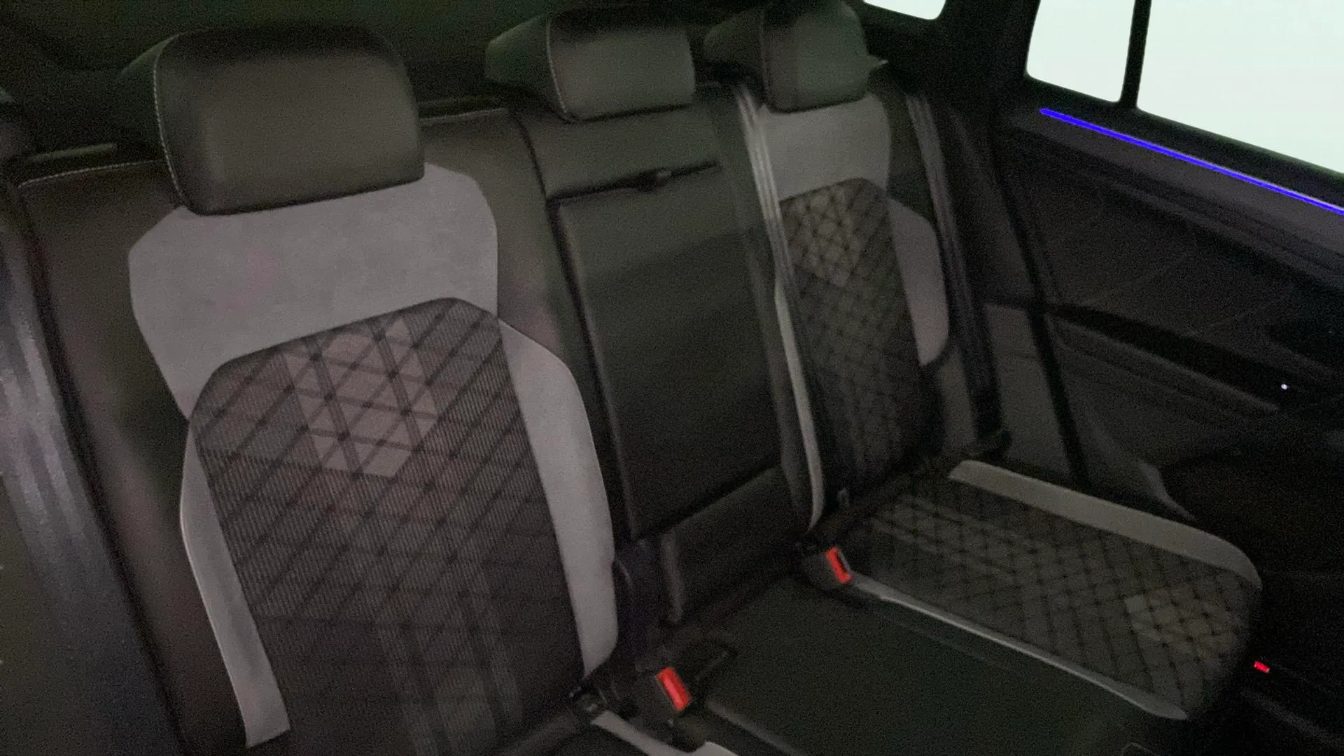 Volkswagen Tiguan R-Line 2.0 TDI DSG - foto 27