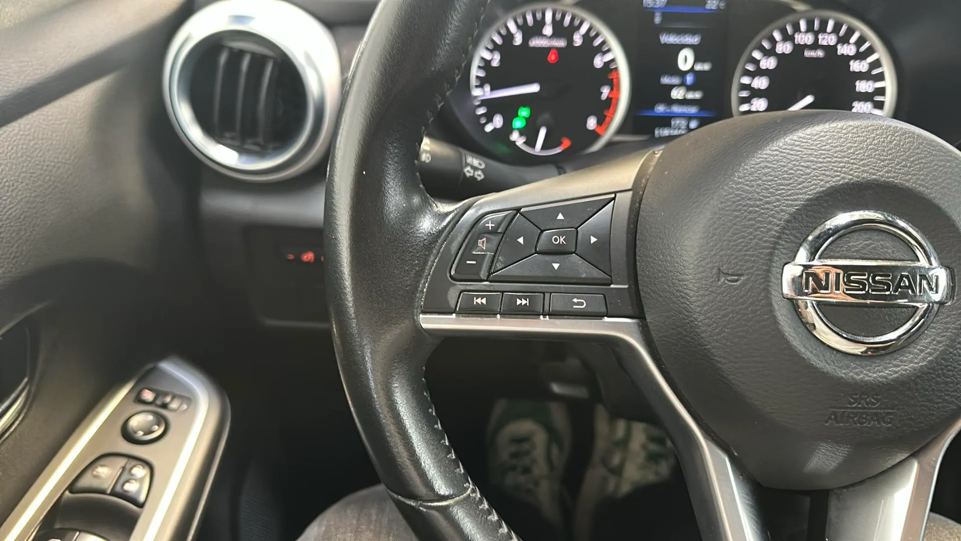 Nissan Micra DIG-T E6D N-Sport - foto 16