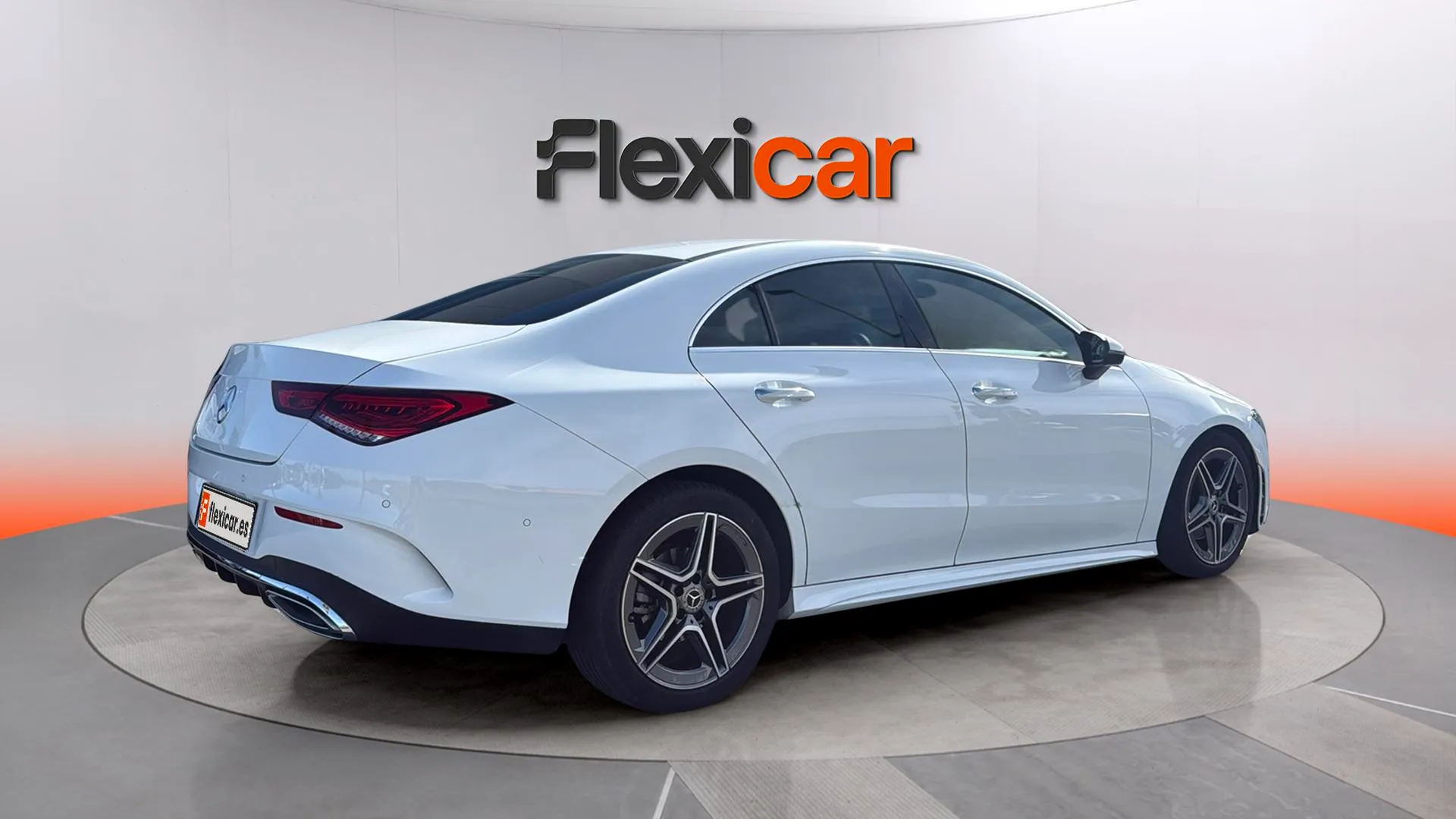 Mercedes-Benz CLA 180 - foto 7