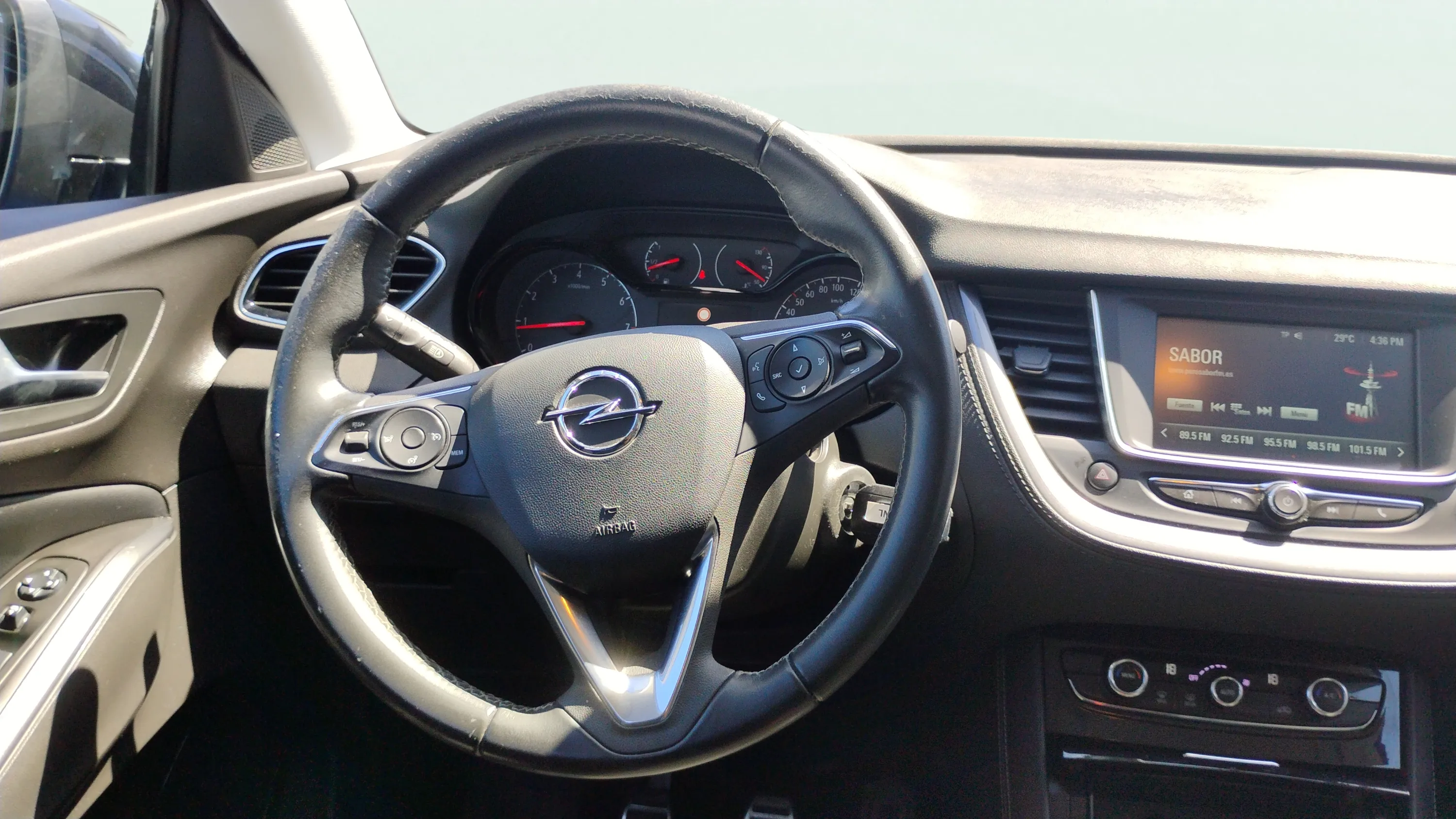 Opel Grandland 1.2 Turbo Design Tech - foto 8