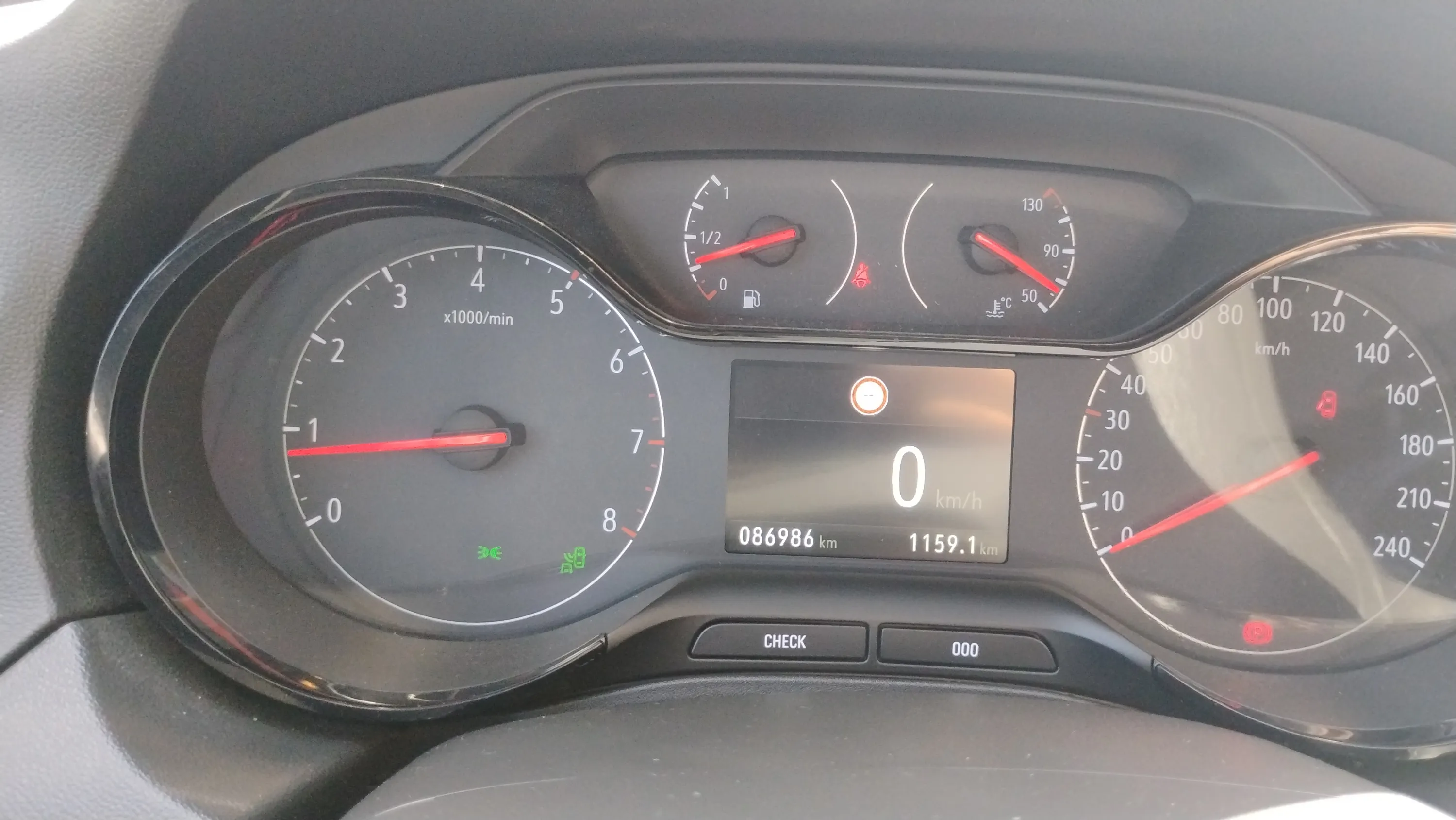 Opel Grandland 1.2 Turbo Design Tech - foto 9