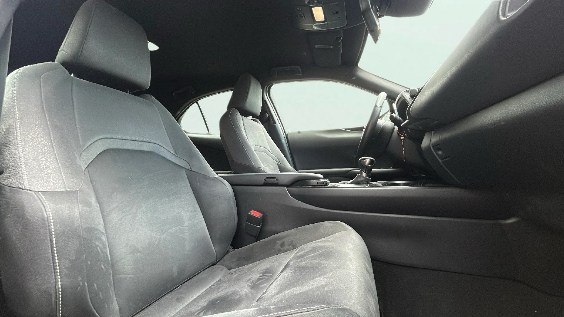 Lexus UX 2.0 250h Premium - foto 13