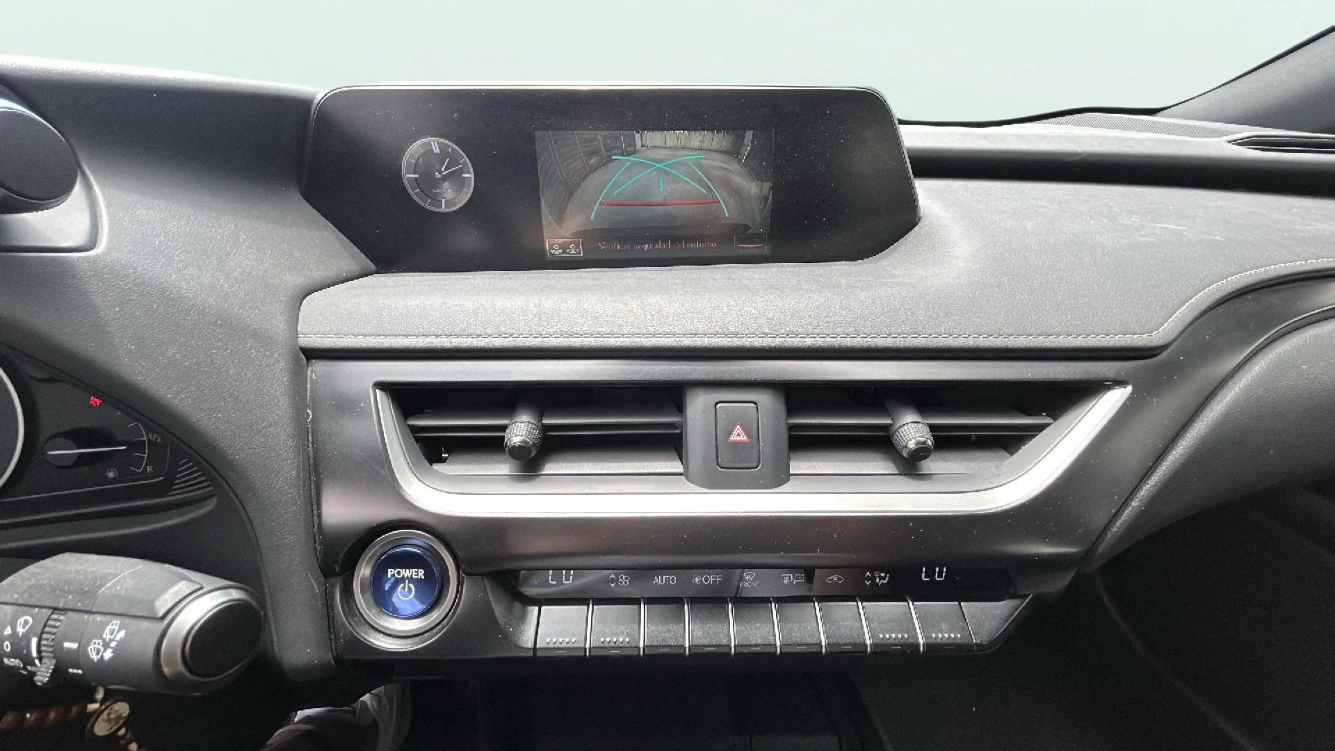 Lexus UX 2.0 250h Premium - foto 12