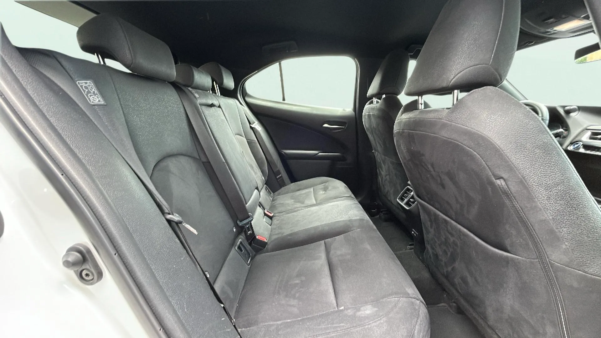 Lexus UX 2.0 250h Premium - foto 16