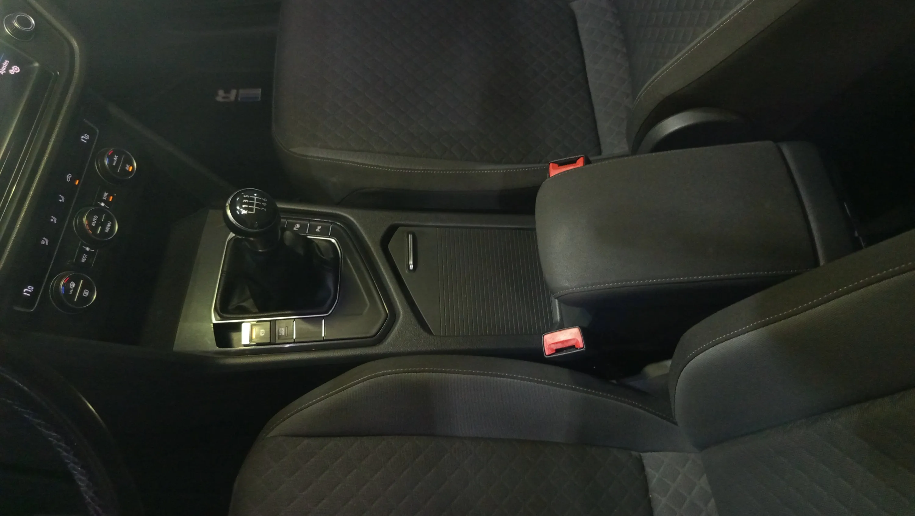 Volkswagen Tiguan R-Line 2.0 TDI BMT 4x2 - foto 19