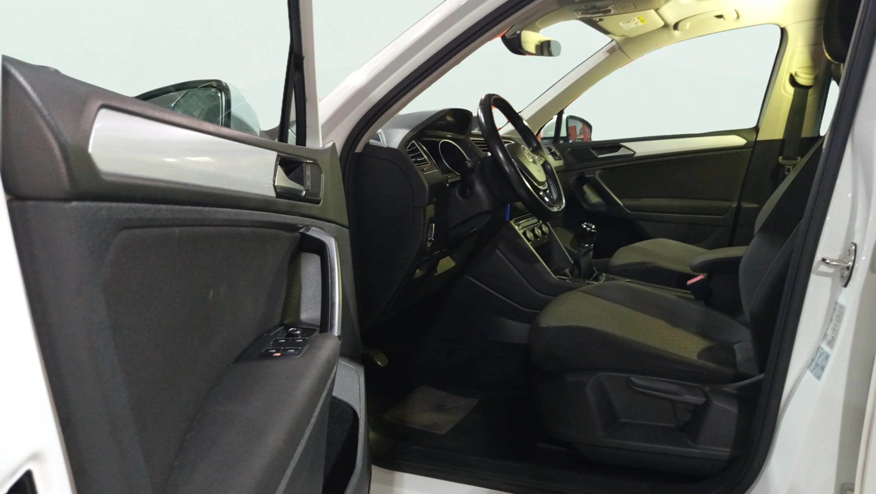 Volkswagen Tiguan R-Line 2.0 TDI BMT 4x2 - foto 13