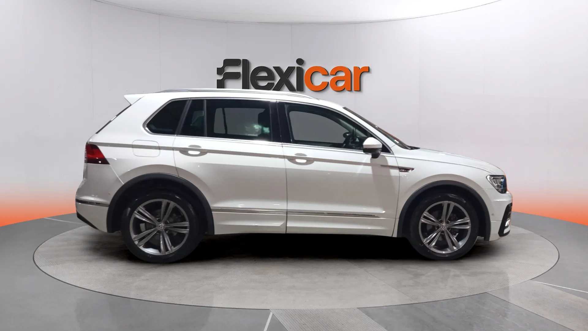 Volkswagen Tiguan R-Line 2.0 TDI BMT 4x2 - foto 7