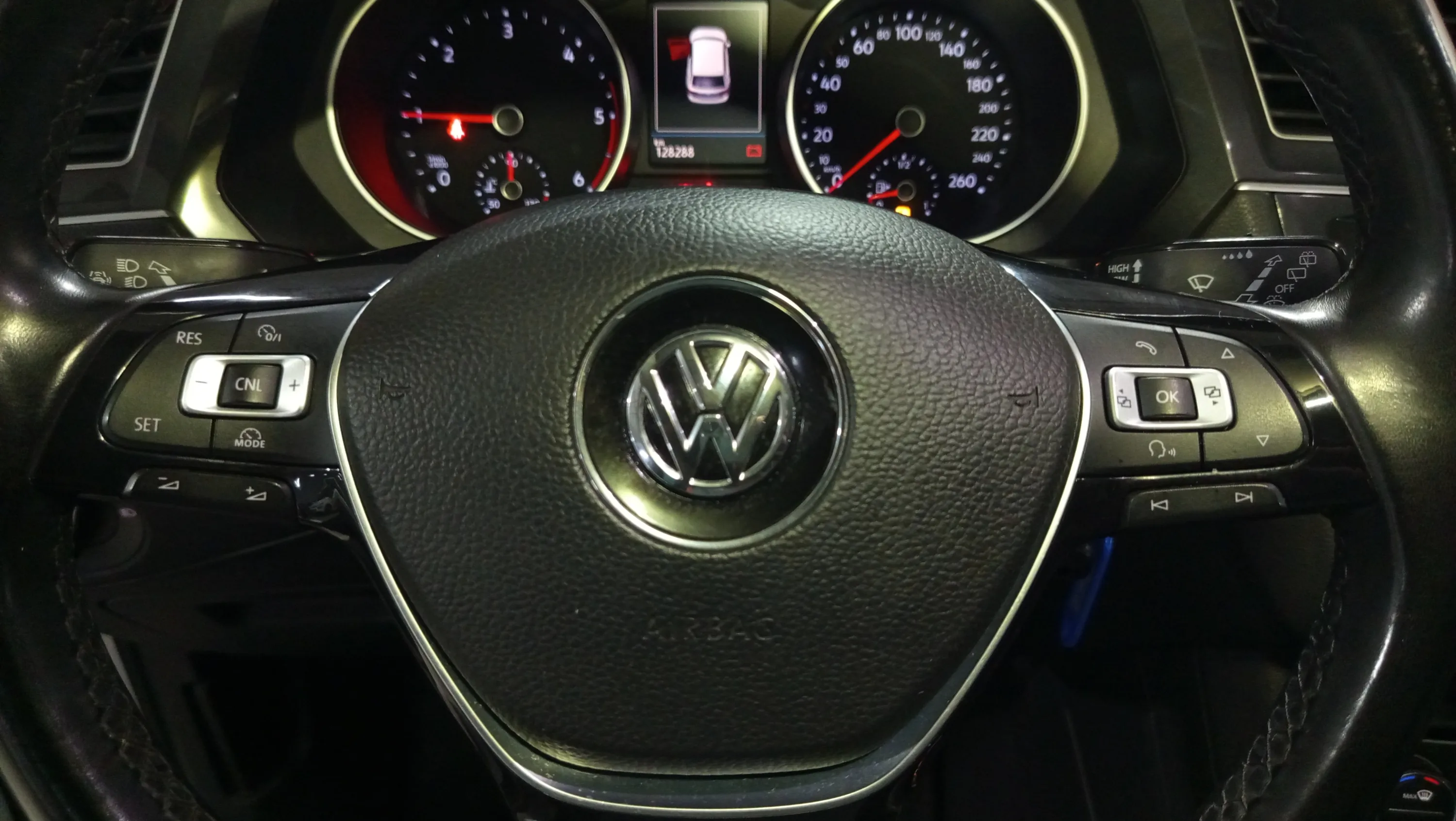 Volkswagen Tiguan R-Line 2.0 TDI BMT 4x2 - foto 21