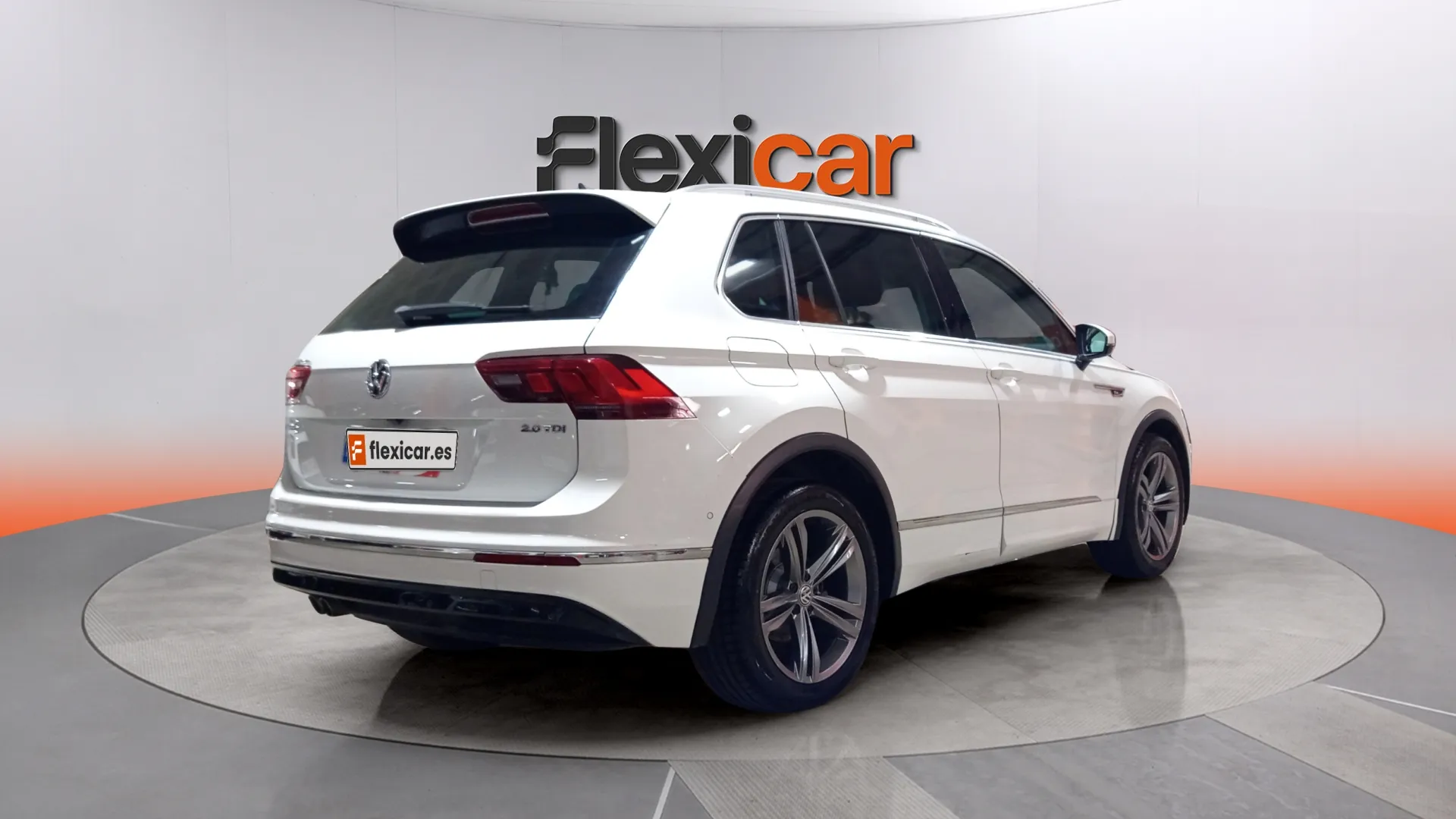 Volkswagen Tiguan R-Line 2.0 TDI BMT 4x2 - foto 8
