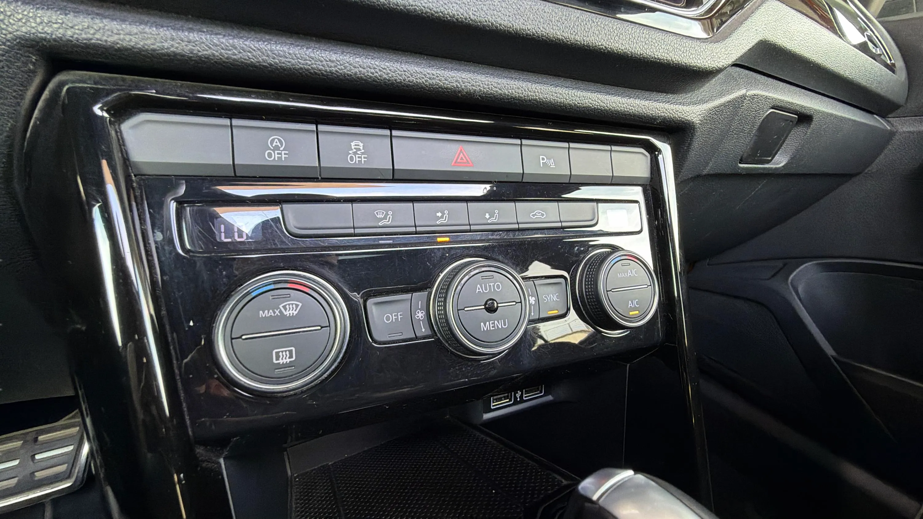 Volkswagen T-Roc R 2.0 TSI 4Motion DSG - foto 24
