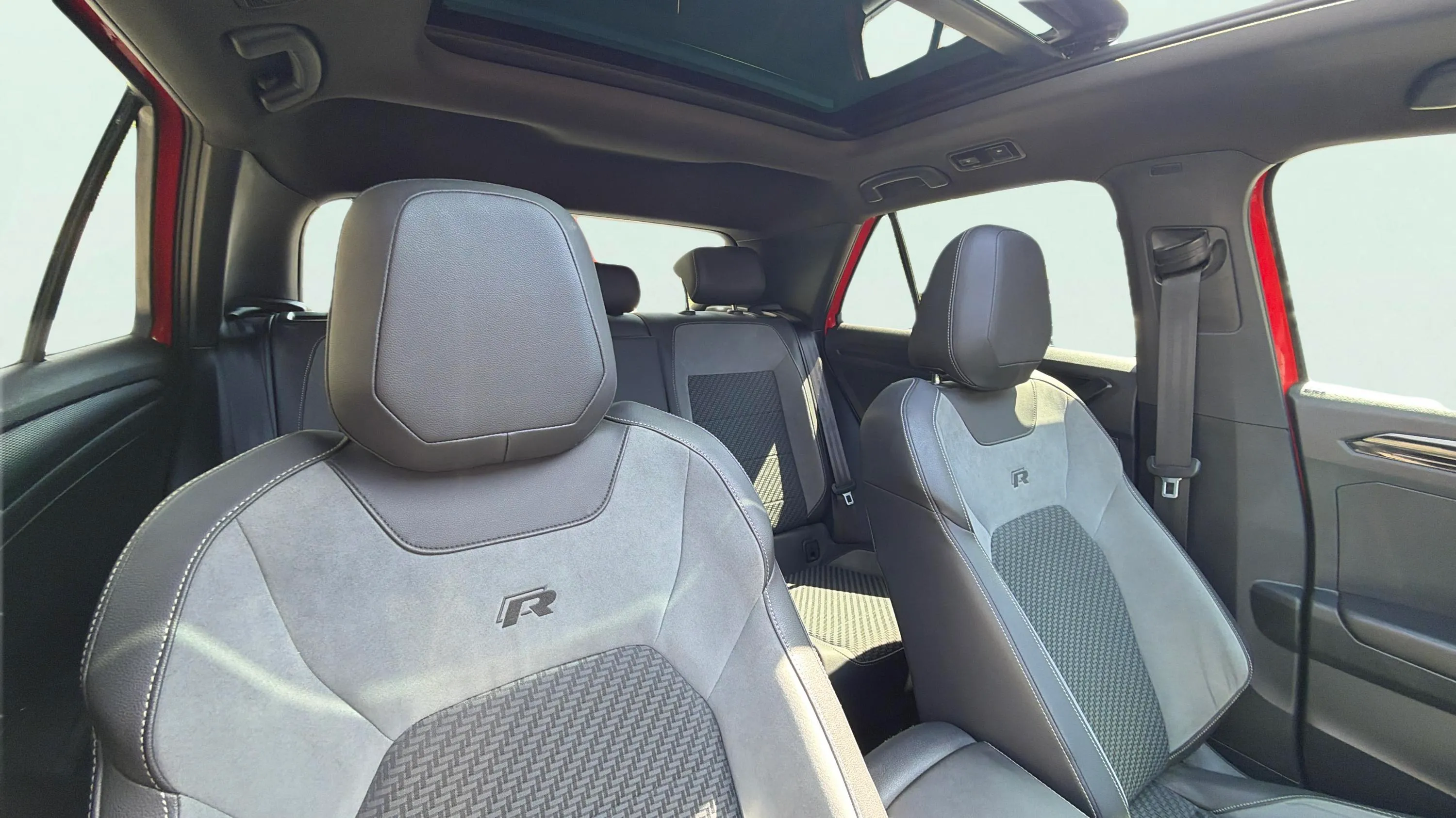 Volkswagen T-Roc R 2.0 TSI 4Motion DSG - foto 31