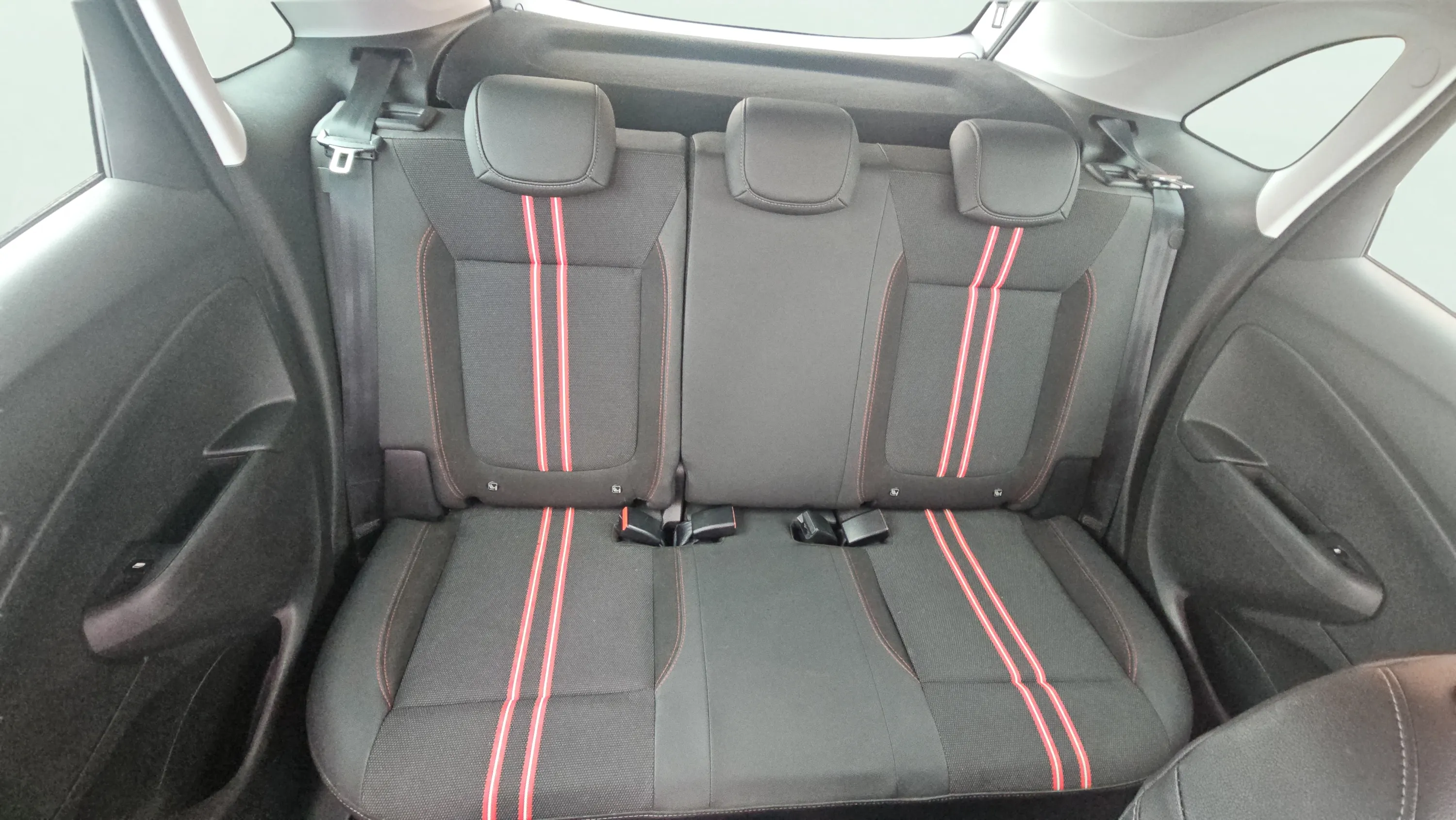 Opel Crossland 1.2 GS - foto 18