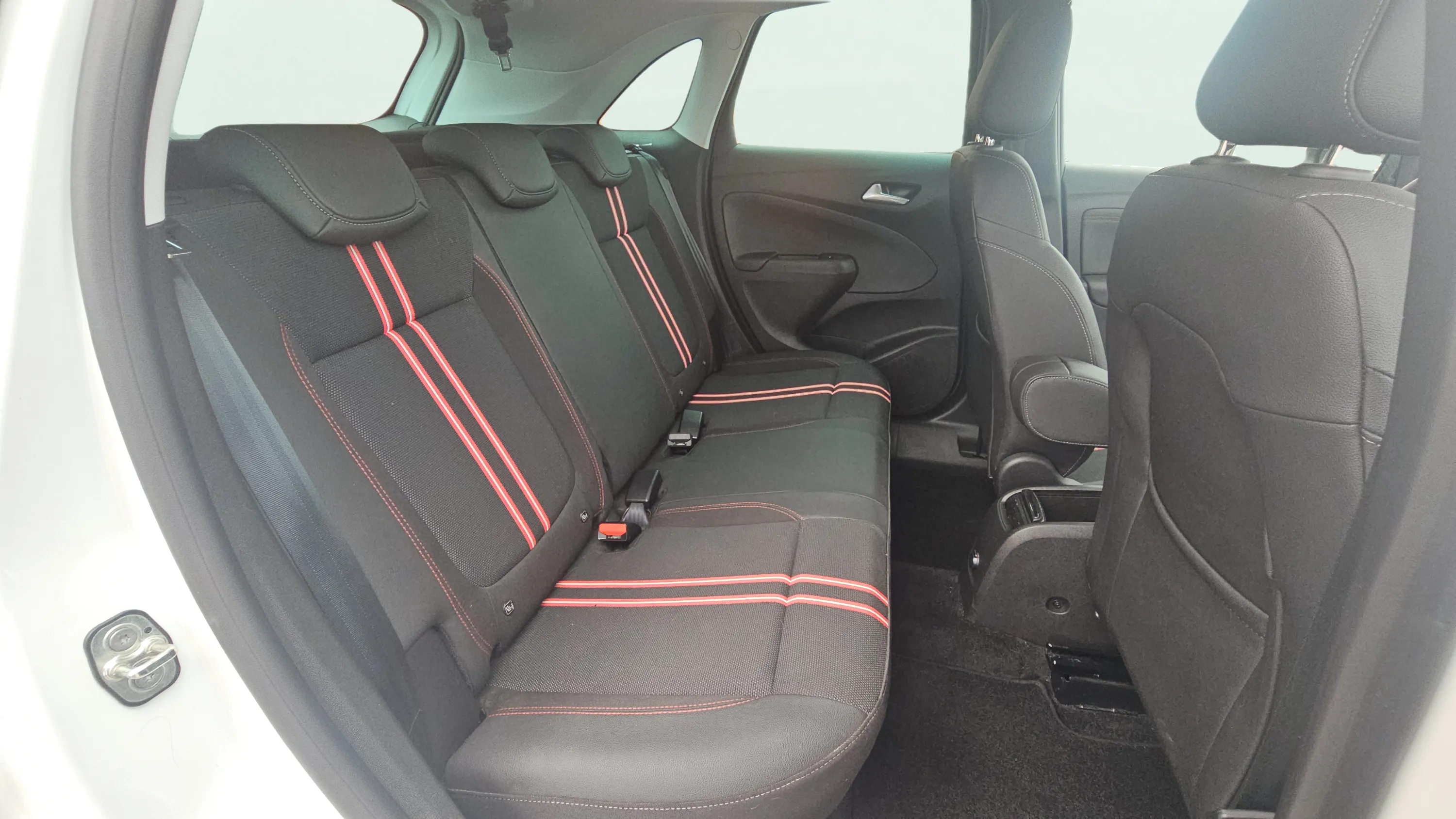 Opel Crossland 1.2 GS - foto 17