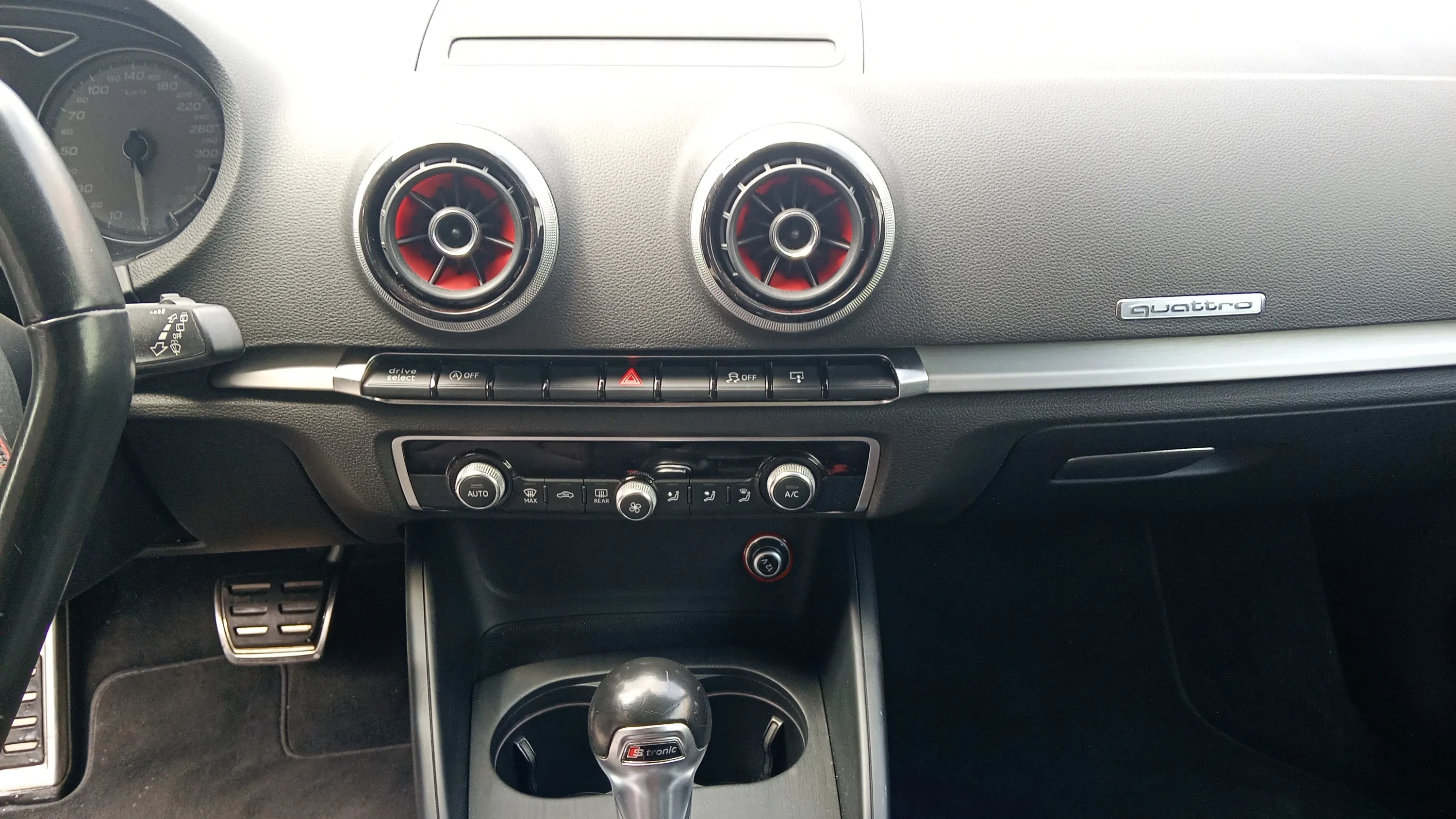Audi A3 2.0 TFSI S3 S tronic quattro - foto 12
