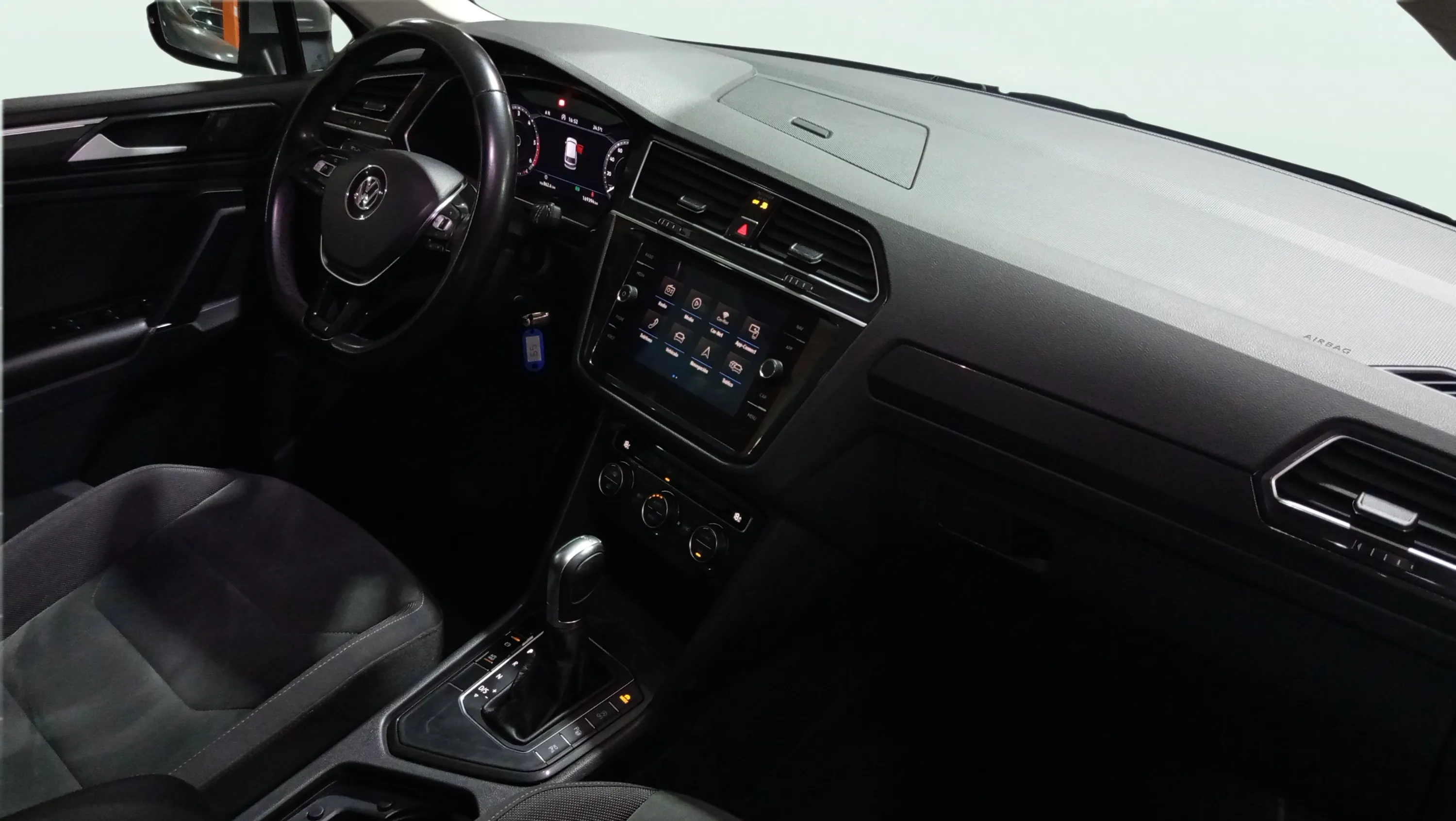 Volkswagen Tiguan Sport 2.0 TDI DSG - foto 36