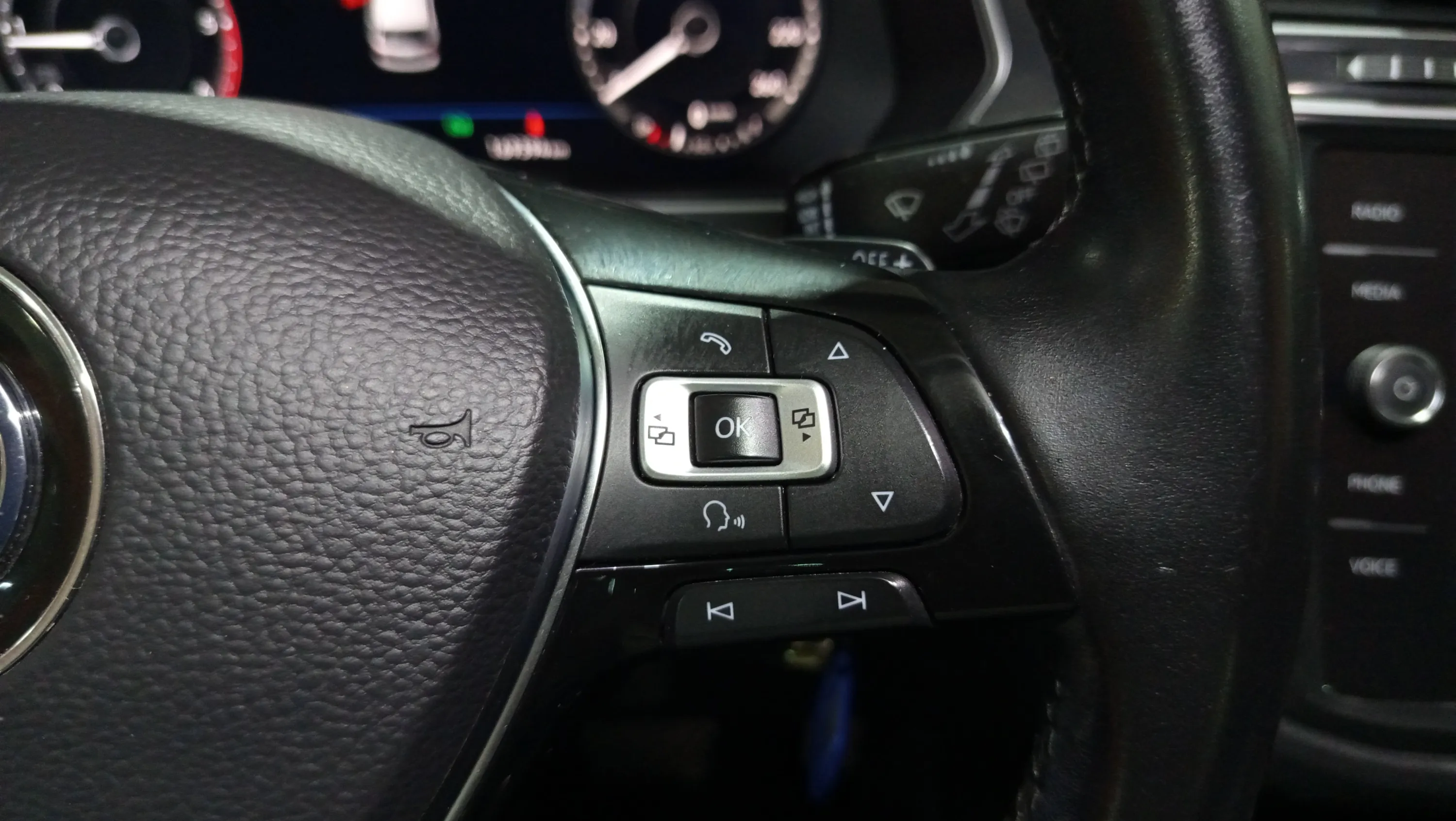Volkswagen Tiguan Sport 2.0 TDI DSG - foto 29