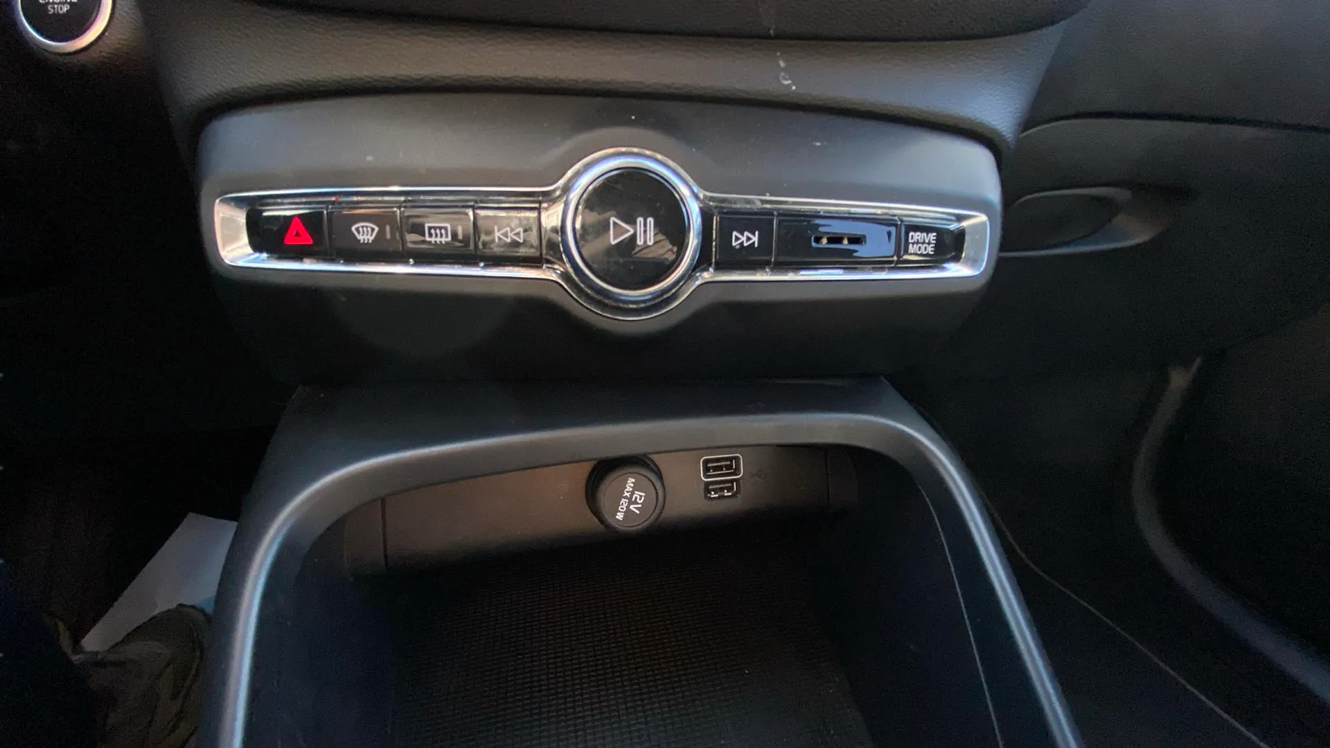 Volvo XC40 1.5 T3 - foto 18