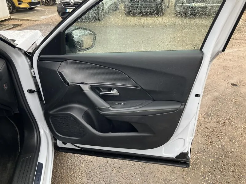 Peugeot 2008 GT PureTech 130 - foto 11