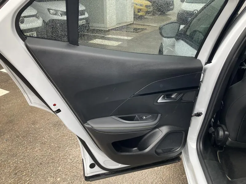 Peugeot 2008 GT PureTech 130 - foto 15