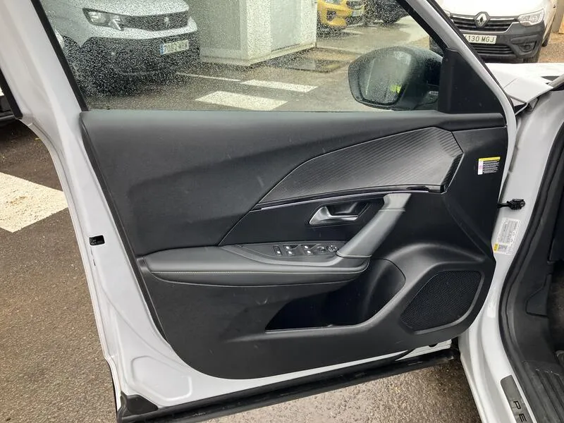 Peugeot 2008 GT PureTech 130 - foto 19